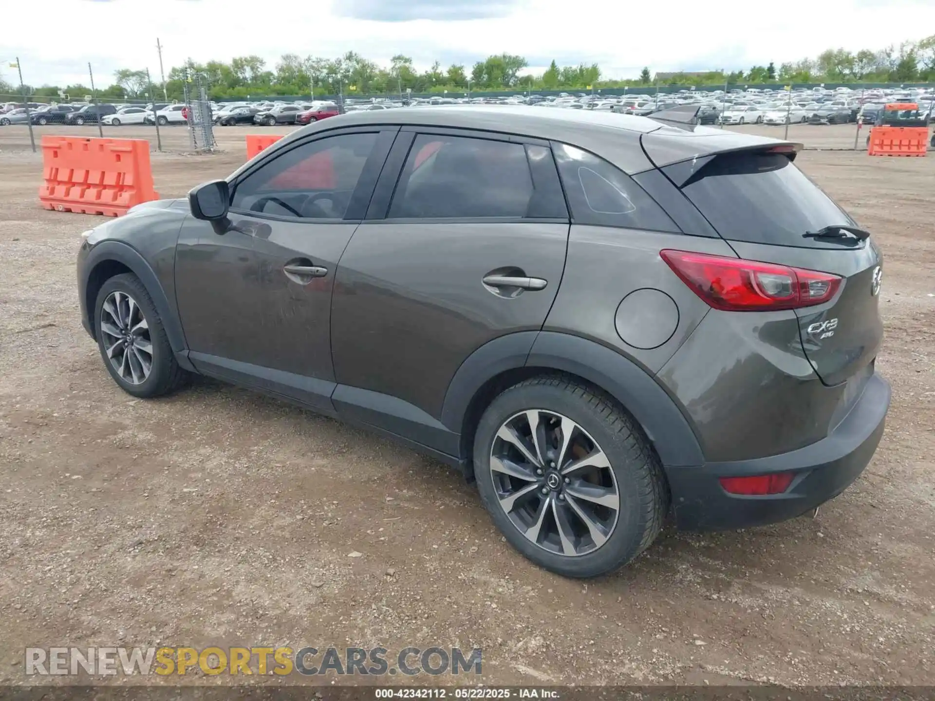 3 Photograph of a damaged car JM1DKFC7XK0408029 MAZDA CX-3 2019