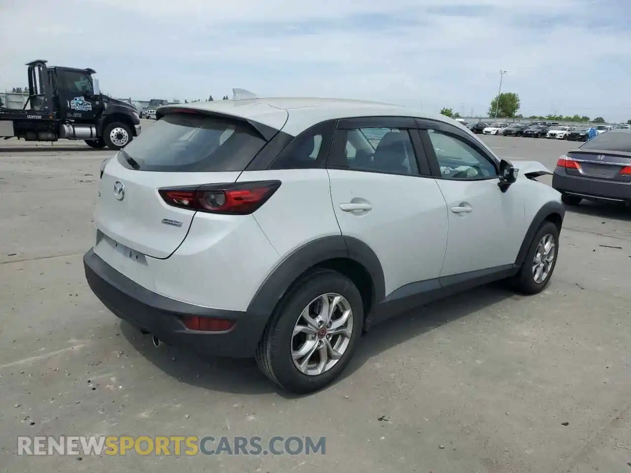 3 Photograph of a damaged car JM1DKDB74L1474321 MAZDA CX-3 2020