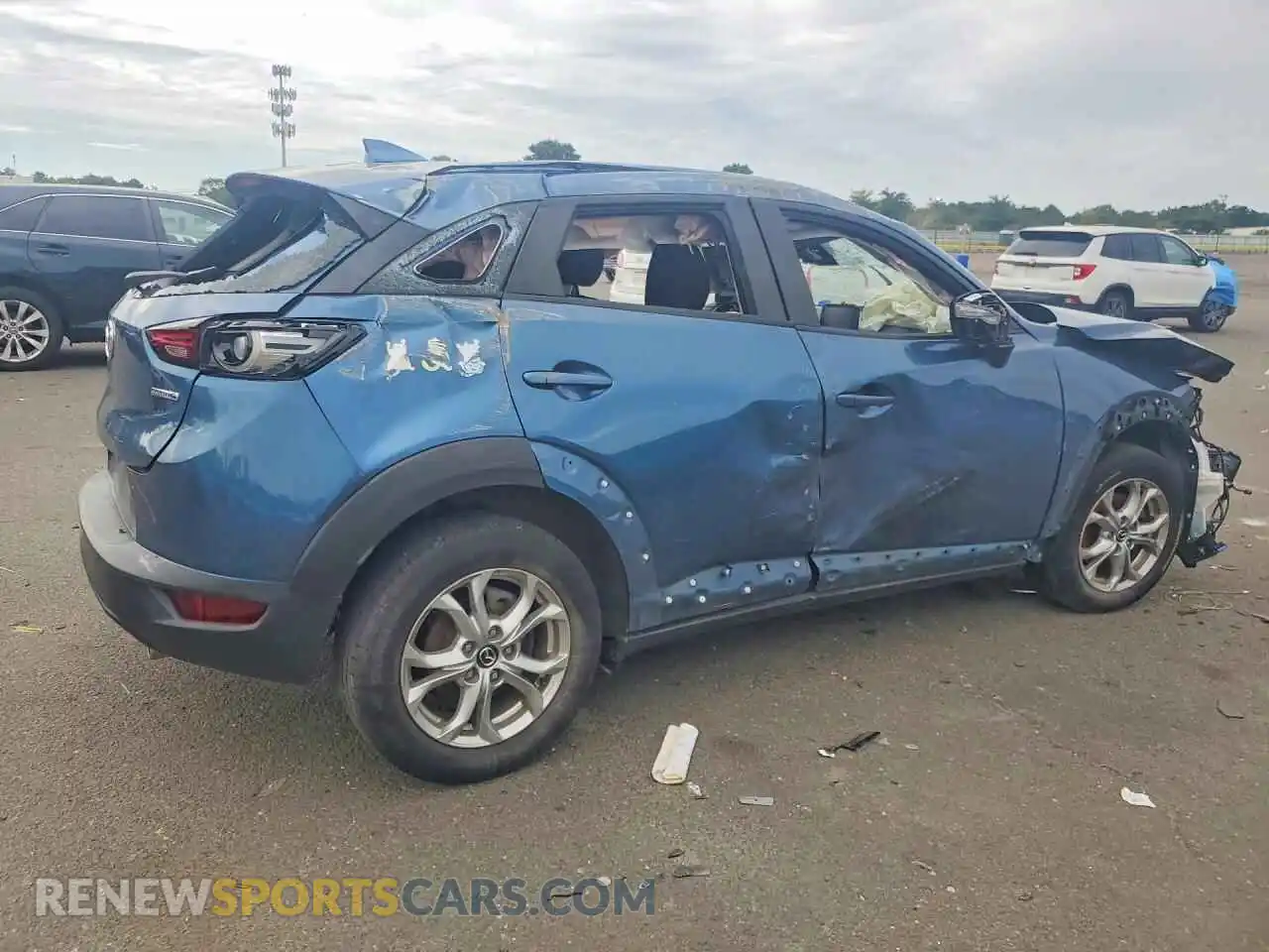 3 fotografías del automóvil dañado JM1DKFB73M1501540 MAZDA CX-3 2021