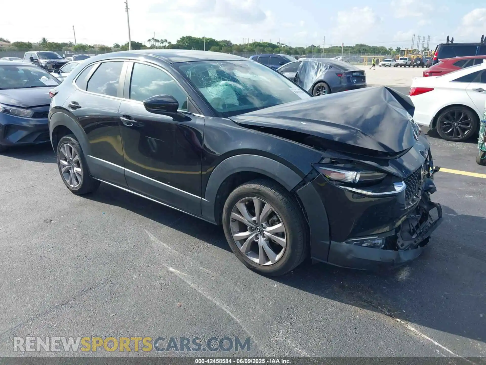 1 Photograph of a damaged car 3MVDMACL8LM102115 MAZDA CX-30 2020