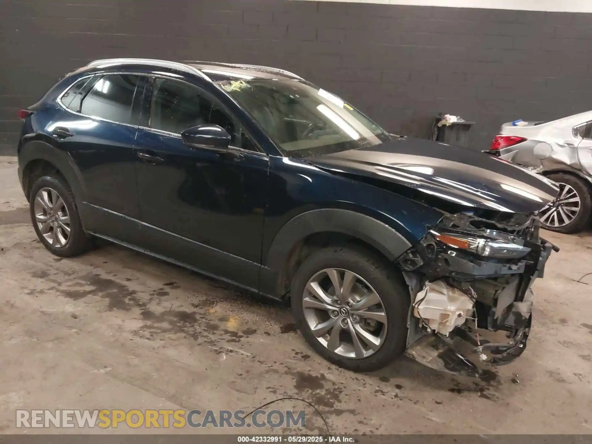 1 Photograph of a damaged car 3MVDMBEM9LM106864 MAZDA CX-30 2020