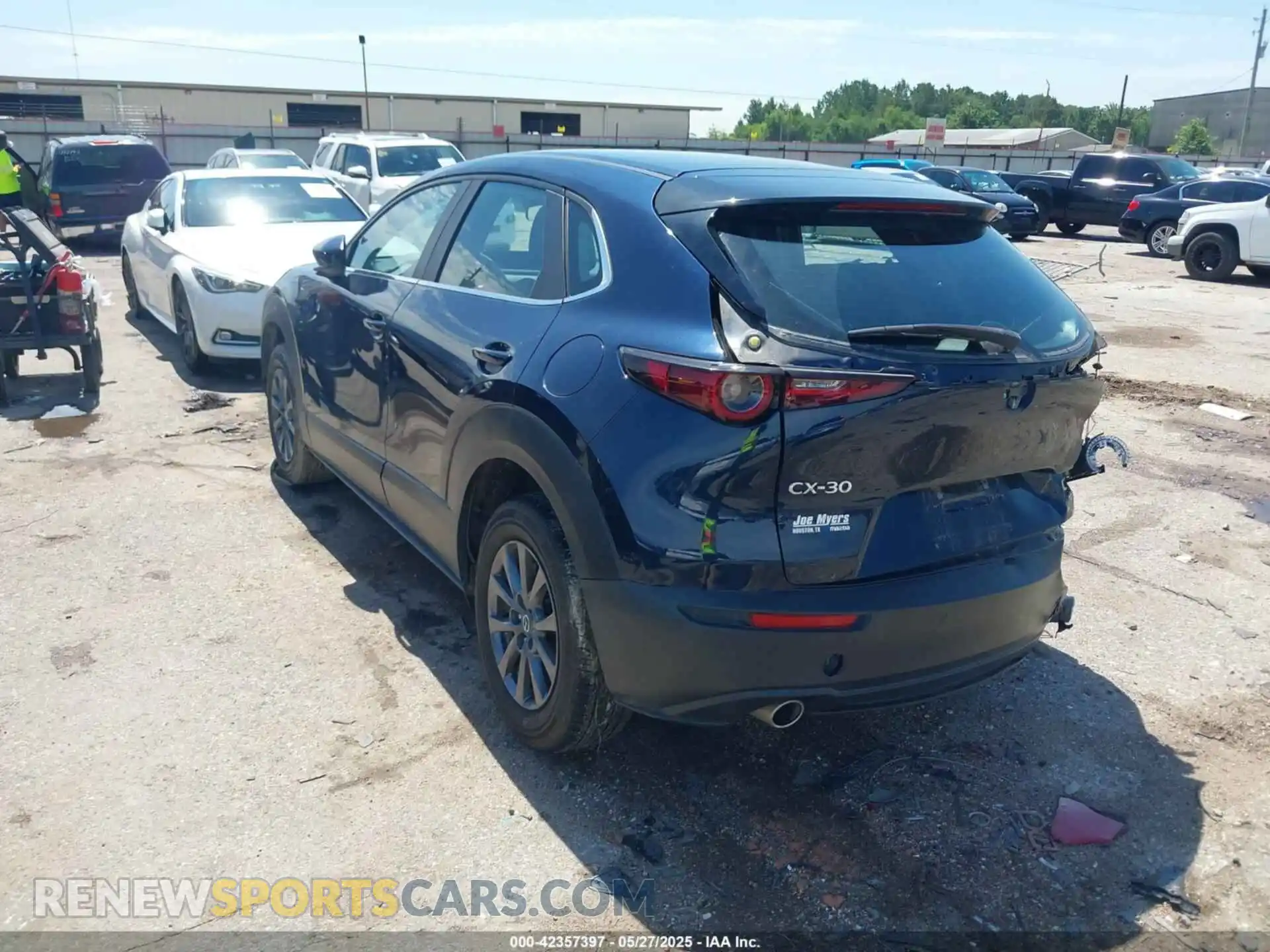 3 Photograph of a damaged car 3MVDMAAL2MM252953 MAZDA CX-30 2021