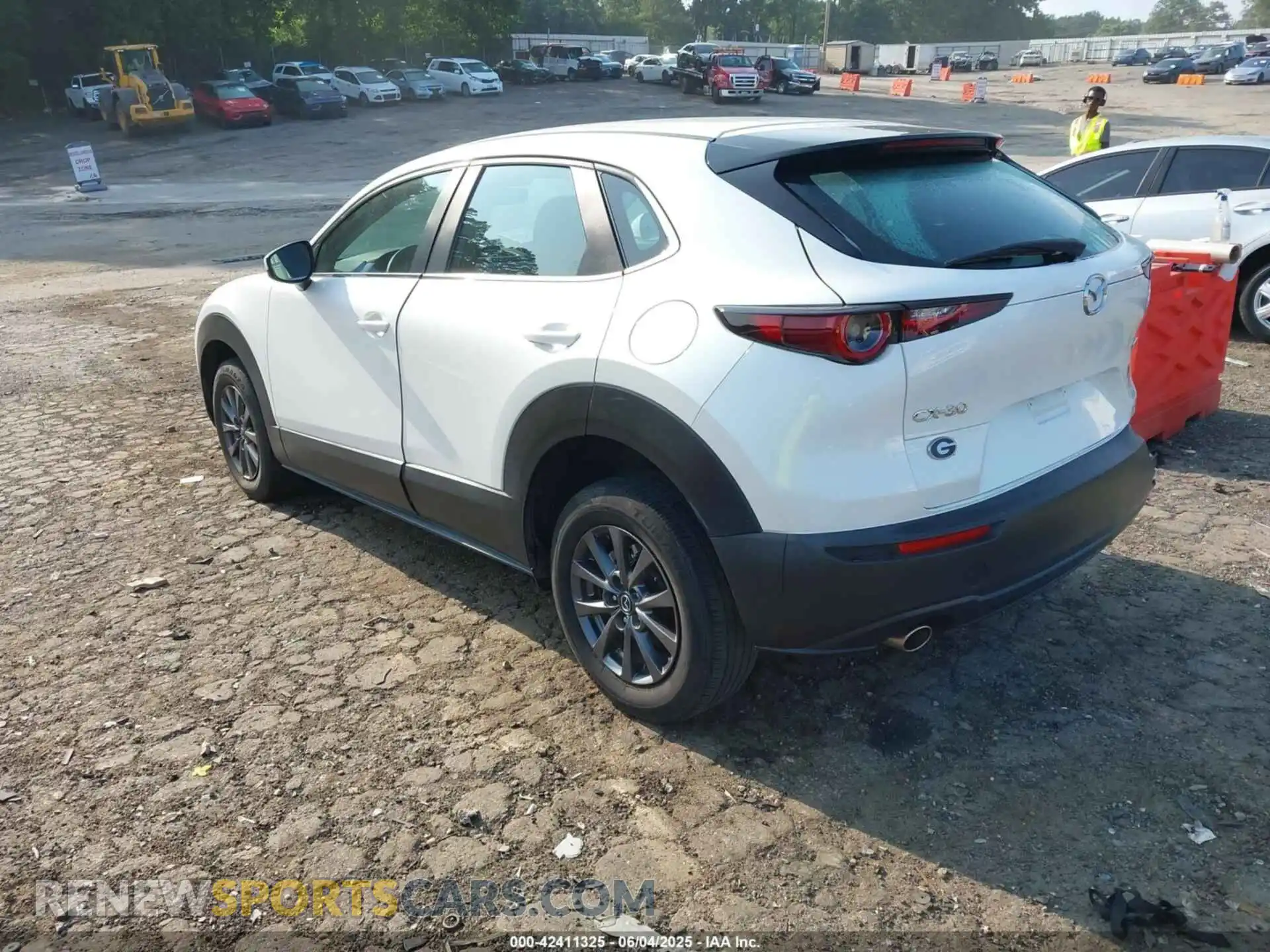 3 Photograph of a damaged car 3MVDMAAL8MM262452 MAZDA CX-30 2021