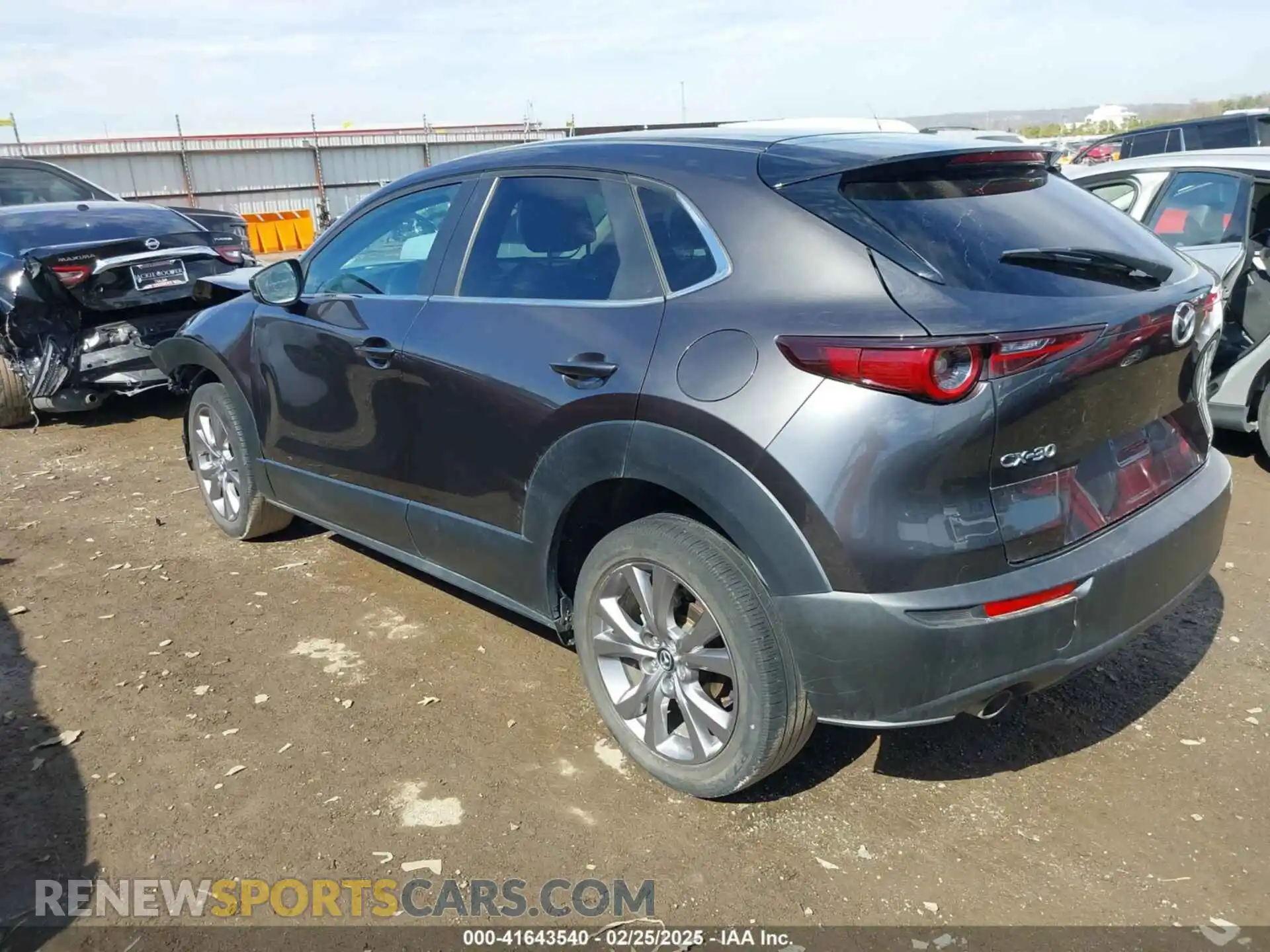 3 Photograph of a damaged car 3MVDMABL2MM220311 MAZDA CX-30 2021