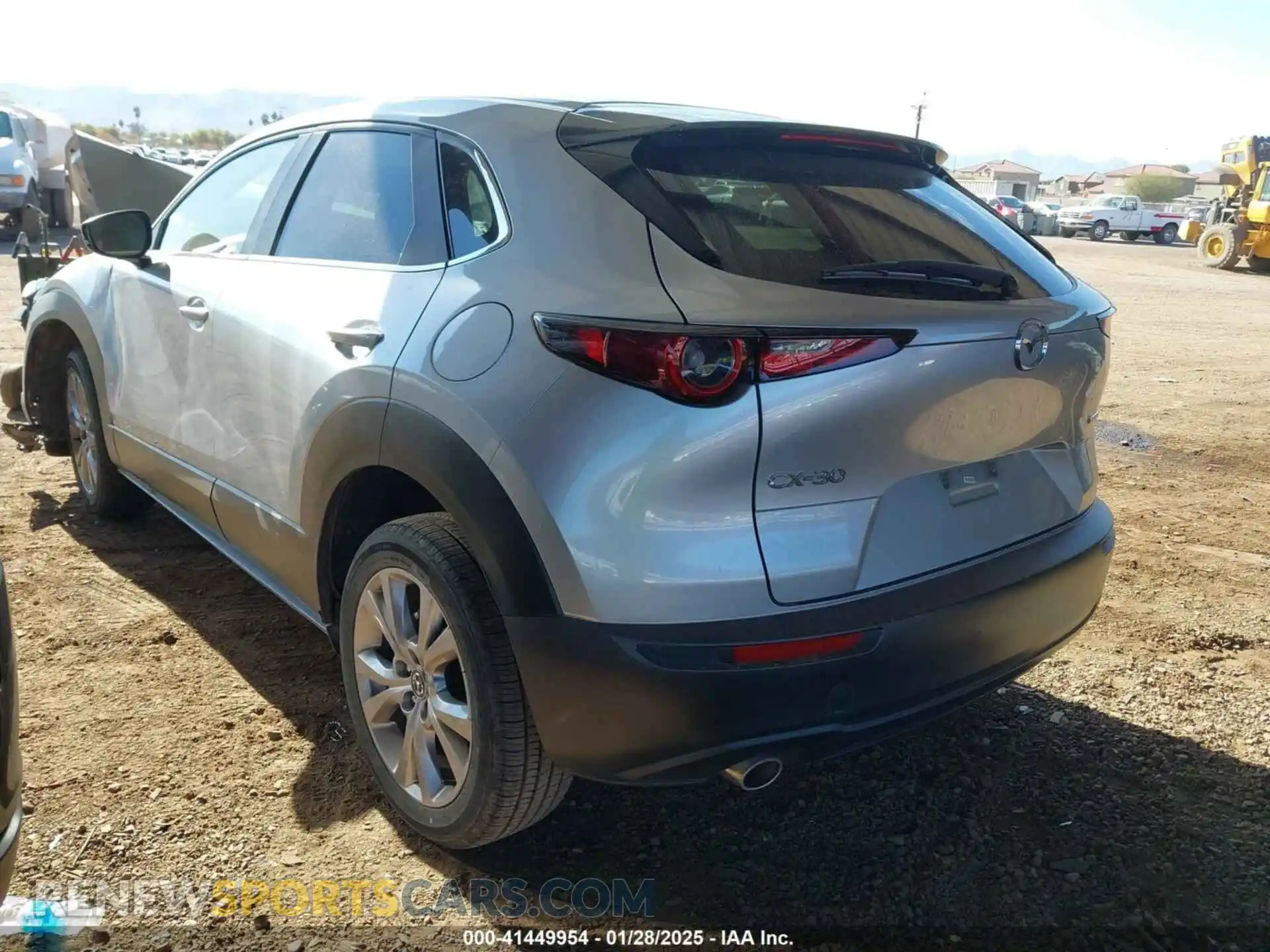 3 fotografías del automóvil dañado 3MVDMABL2MM242082 MAZDA CX-30 2021