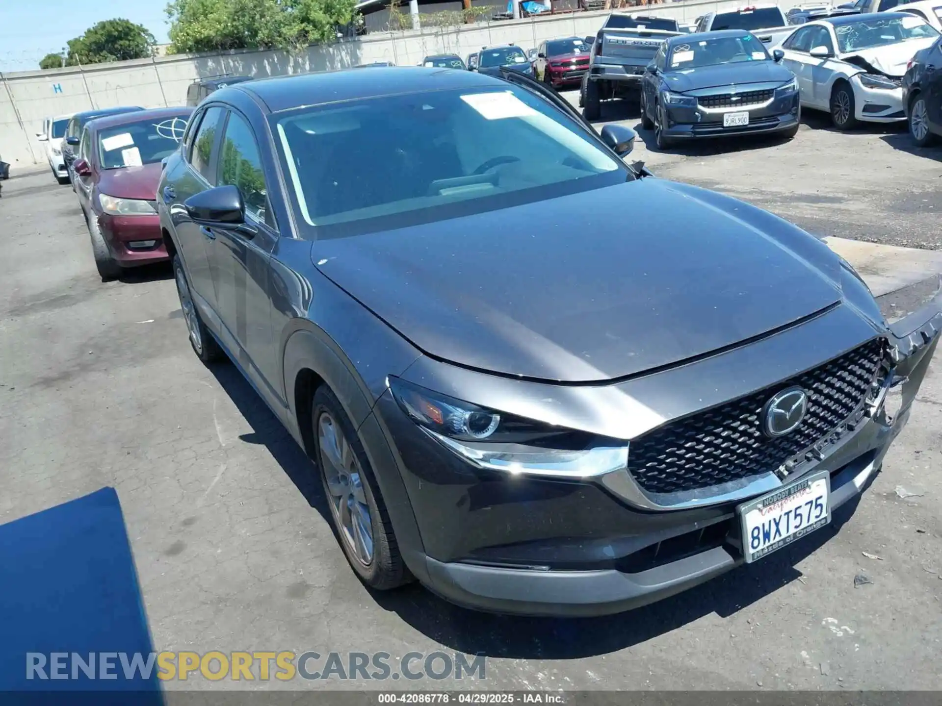 1 Photograph of a damaged car 3MVDMABL3MM233701 MAZDA CX-30 2021