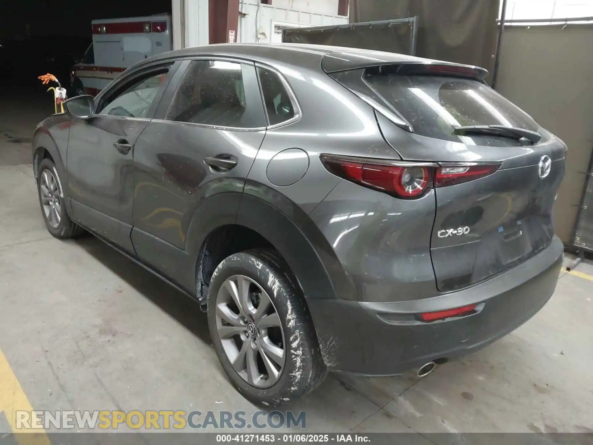 3 Photograph of a damaged car 3MVDMABL3MM268206 MAZDA CX-30 2021