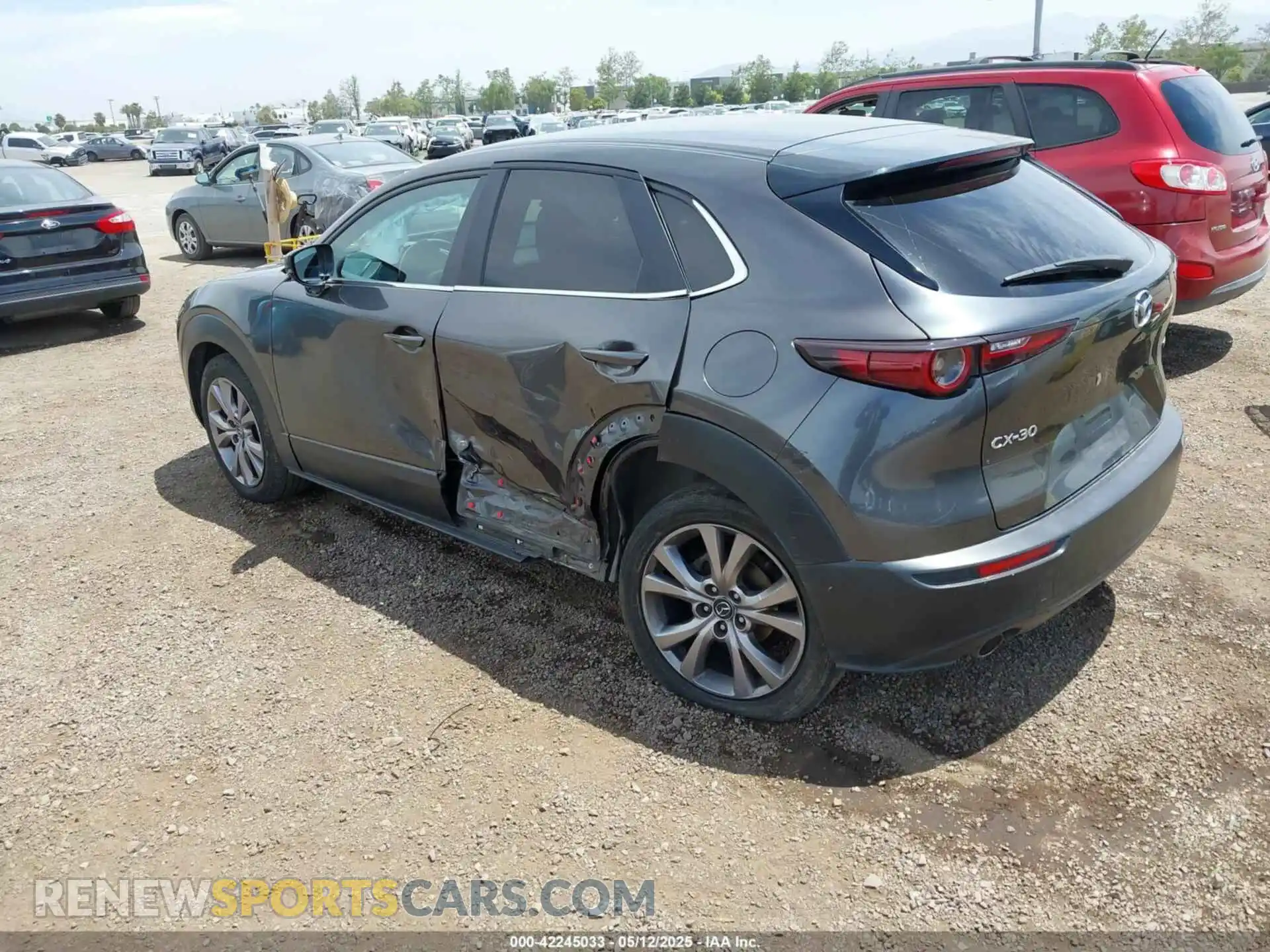 3 Photograph of a damaged car 3MVDMABL5MM210517 MAZDA CX-30 2021