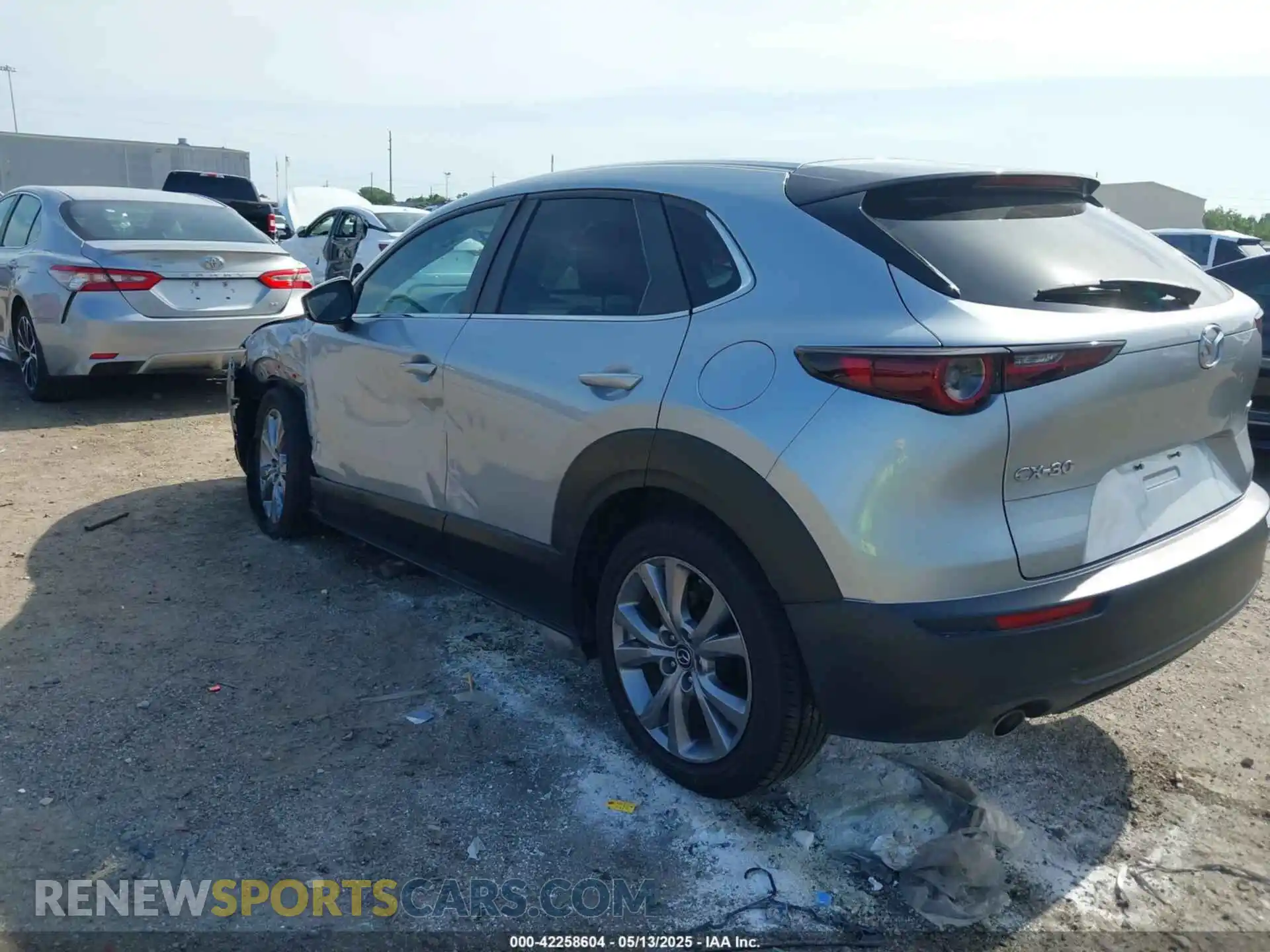 3 Photograph of a damaged car 3MVDMABL8MM273045 MAZDA CX-30 2021