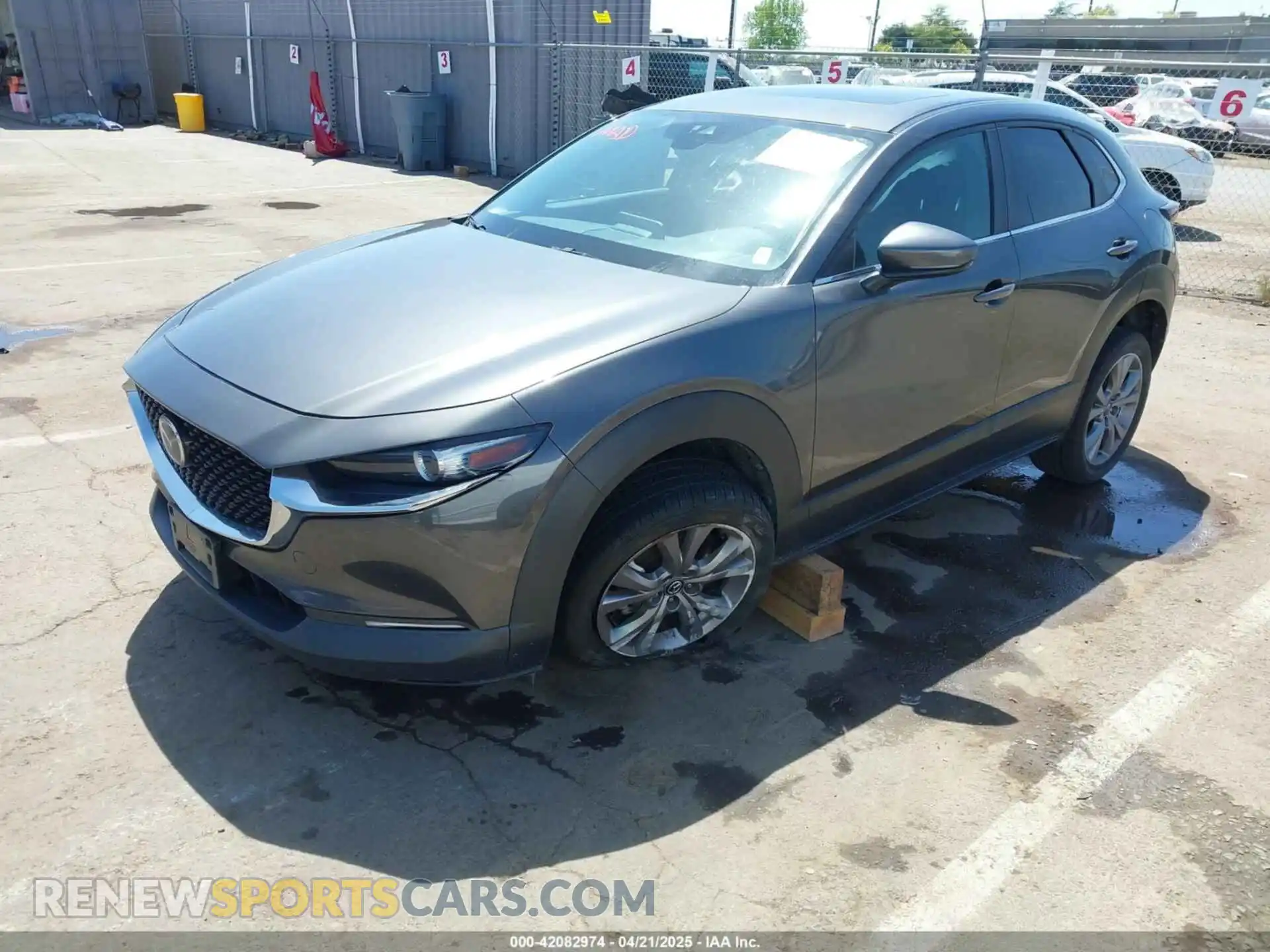 2 Photograph of a damaged car 3MVDMACL6MM216776 MAZDA CX-30 2021