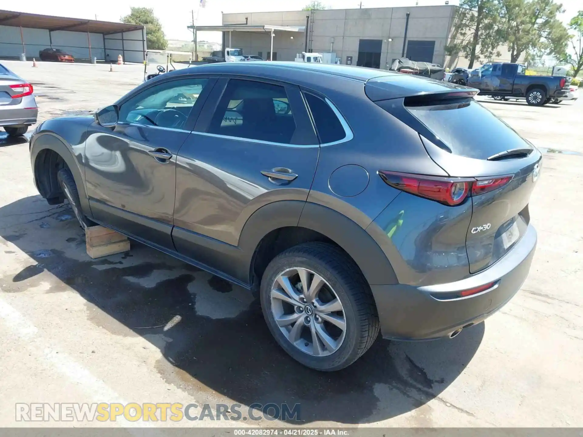 3 Photograph of a damaged car 3MVDMACL6MM216776 MAZDA CX-30 2021