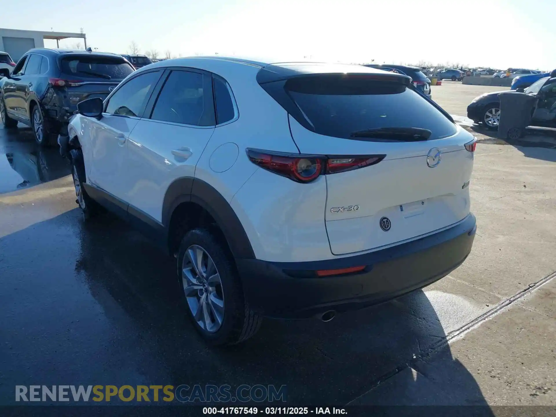 3 Photograph of a damaged car 3MVDMACL7MM209903 MAZDA CX-30 2021