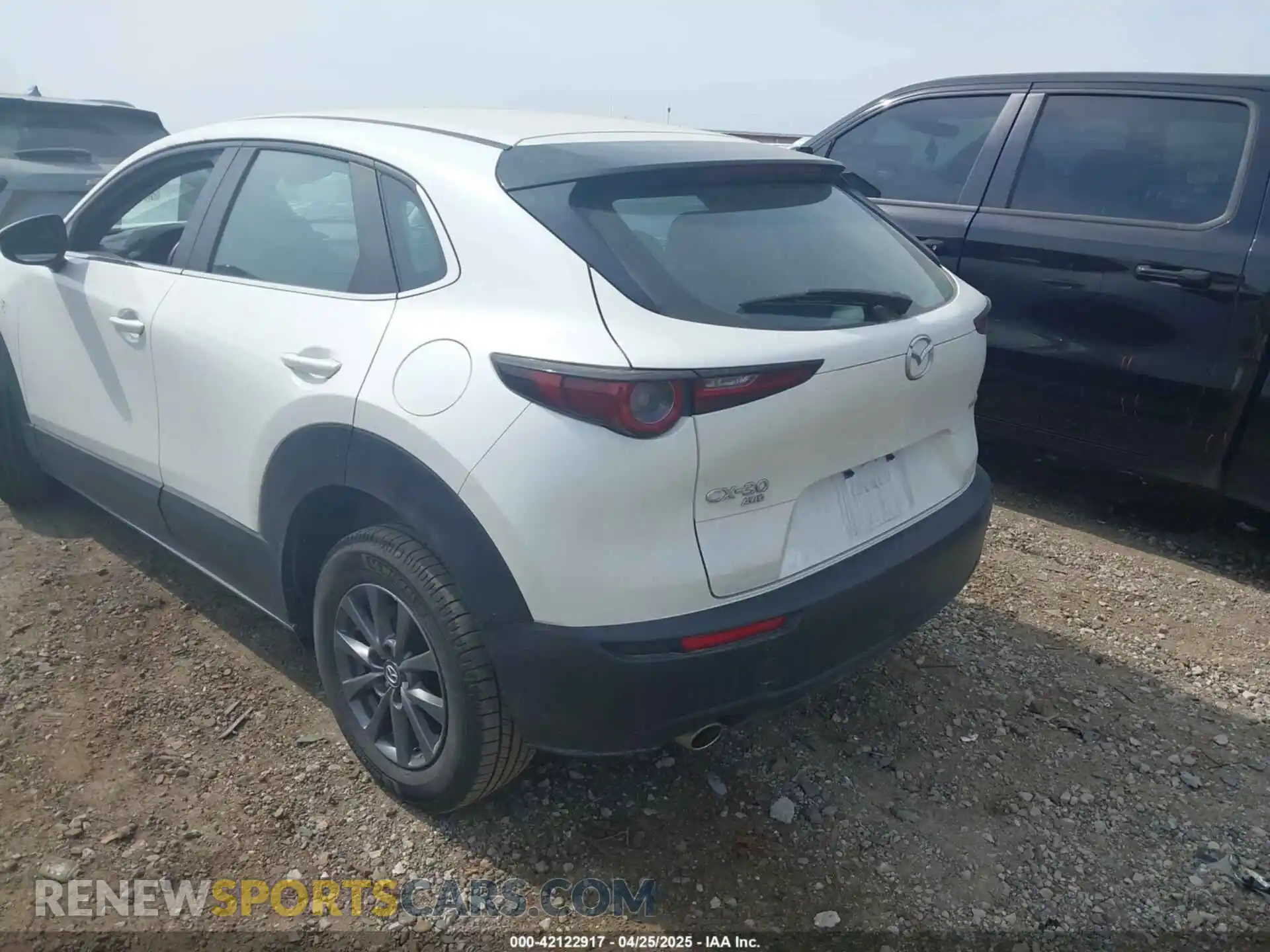 3 Photograph of a damaged car 3MVDMBAL6MM206130 MAZDA CX-30 2021