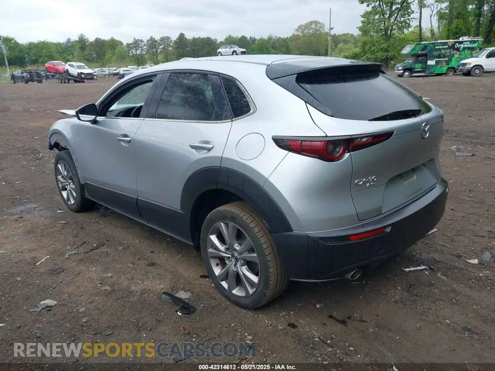 3 Photograph of a damaged car 3MVDMBBL0MM237677 MAZDA CX-30 2021