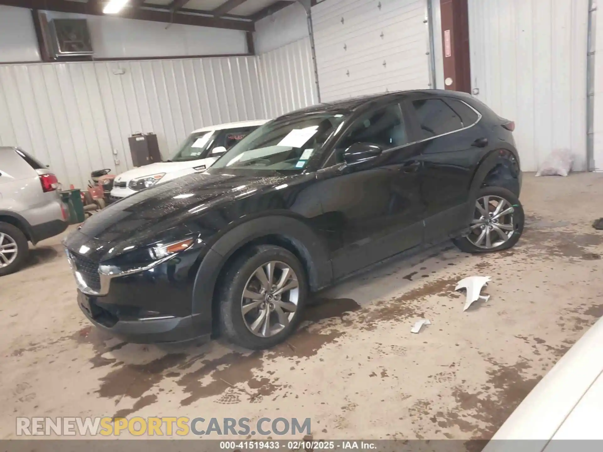 2 Photograph of a damaged car 3MVDMBBLXMM215492 MAZDA CX-30 2021