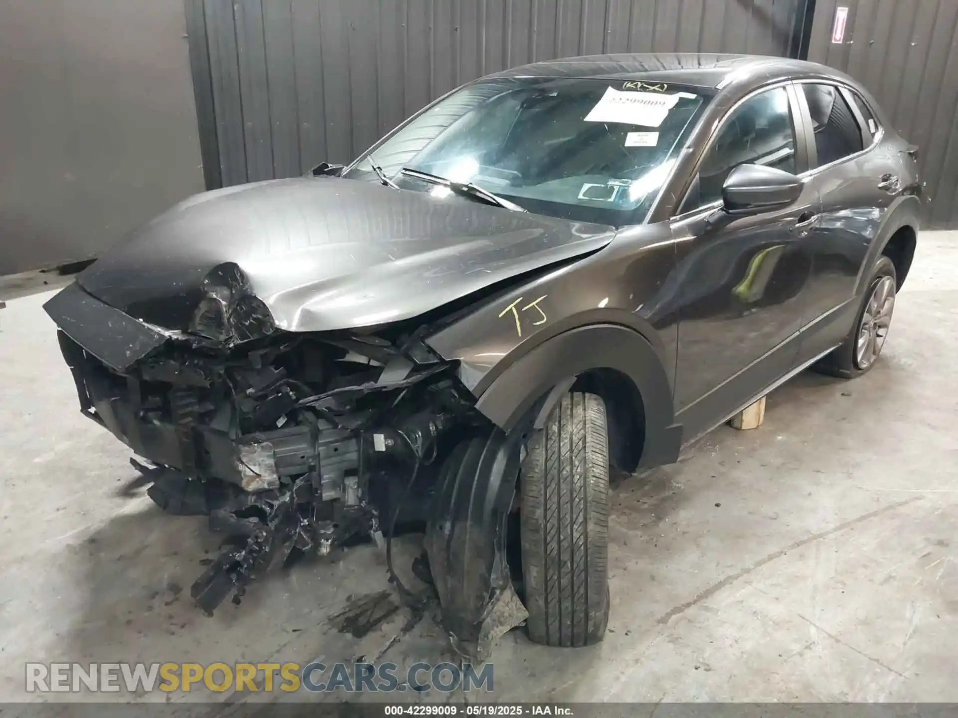 2 Photograph of a damaged car 3MVDMBCL1MM247701 MAZDA CX-30 2021