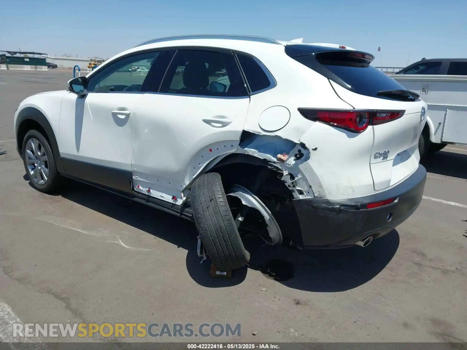 3 Photograph of a damaged car 3MVDMBDL3MM272162 MAZDA CX-30 2021