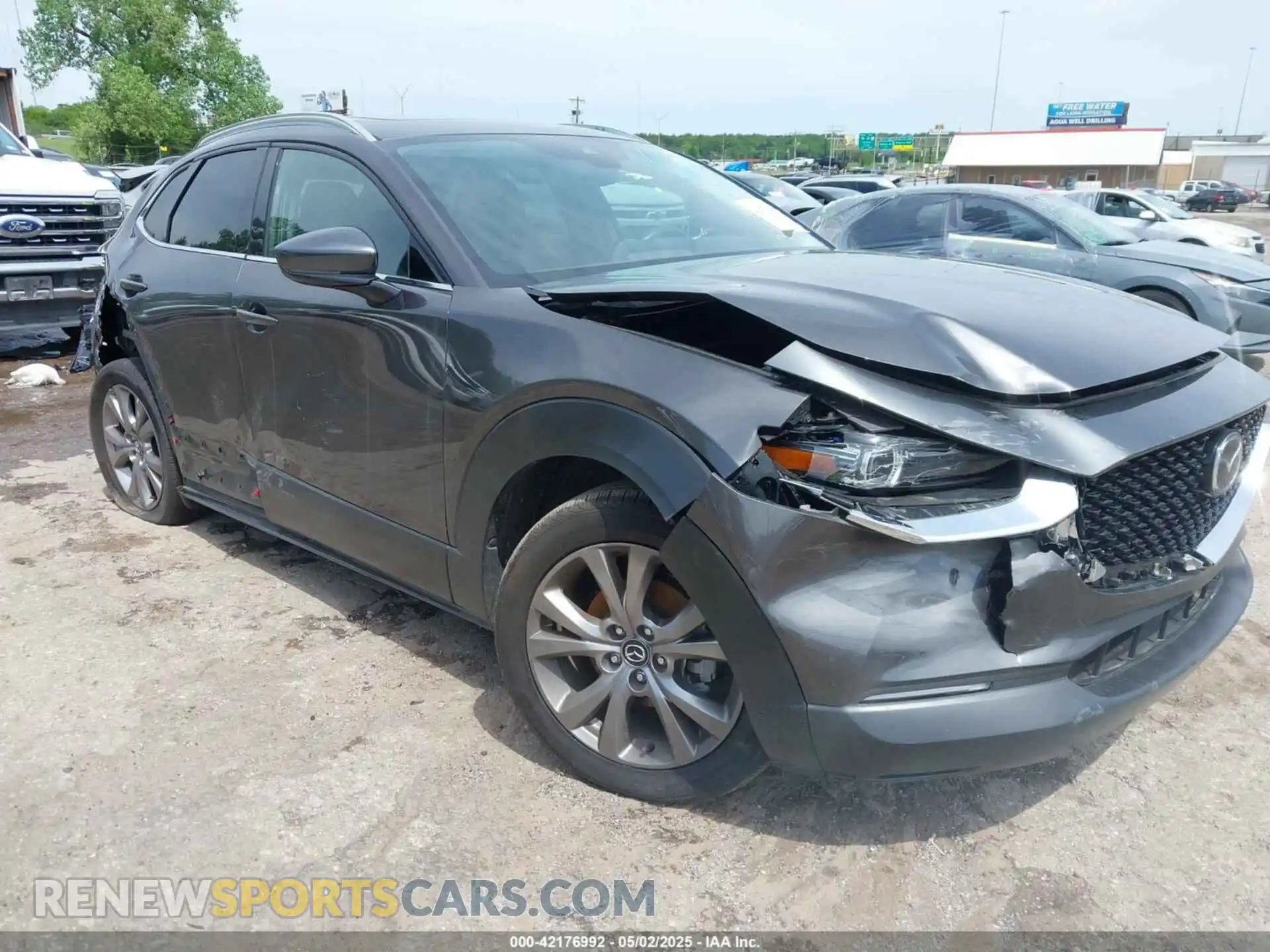 1 Photograph of a damaged car 3MVDMBDL9MM256984 MAZDA CX-30 2021