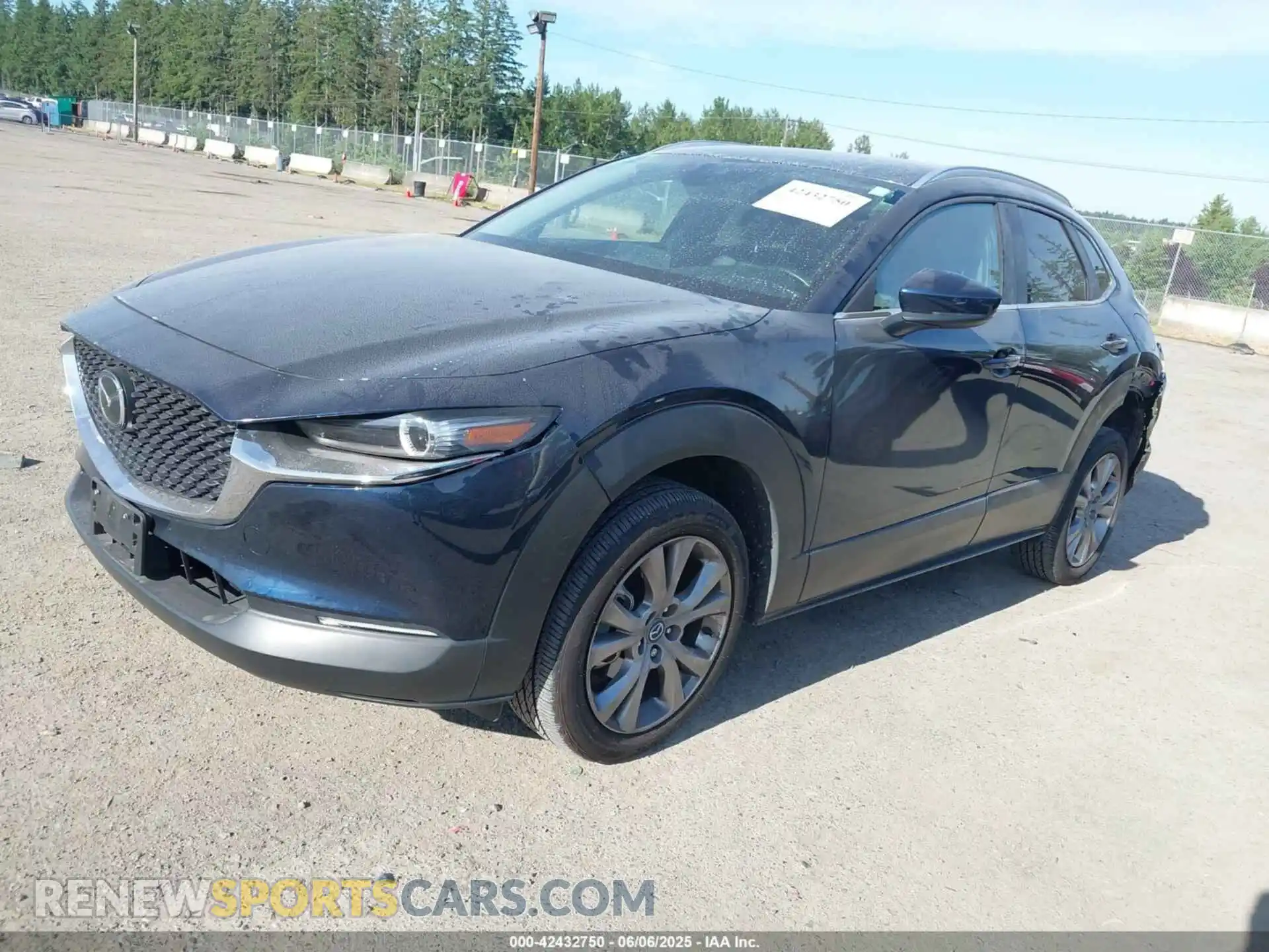 2 Photograph of a damaged car 3MVDMBBM4PM558831 MAZDA CX-30 2023
