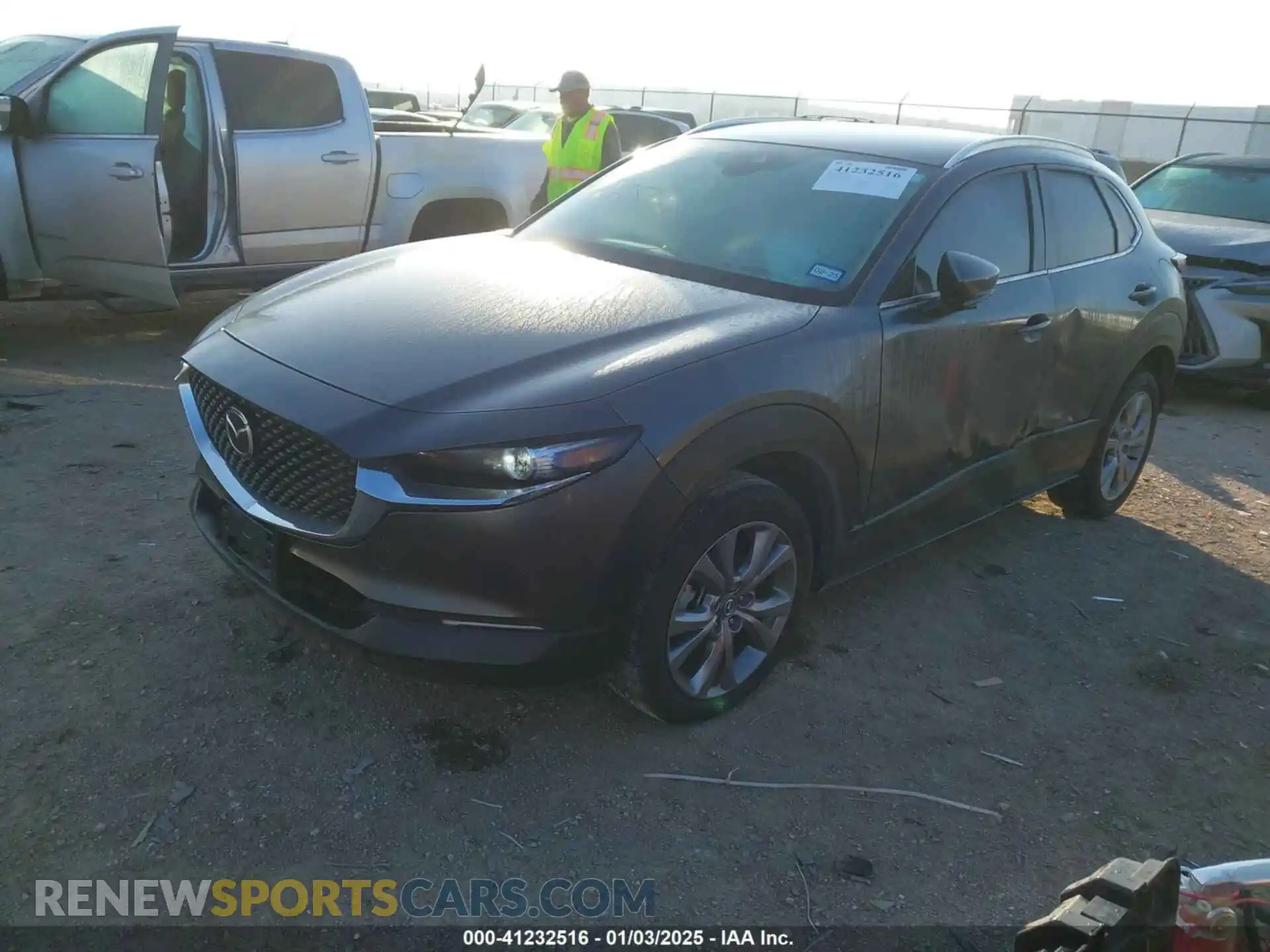 2 fotografías del automóvil dañado 3MVDMBBM7PM570939 MAZDA CX-30 2023