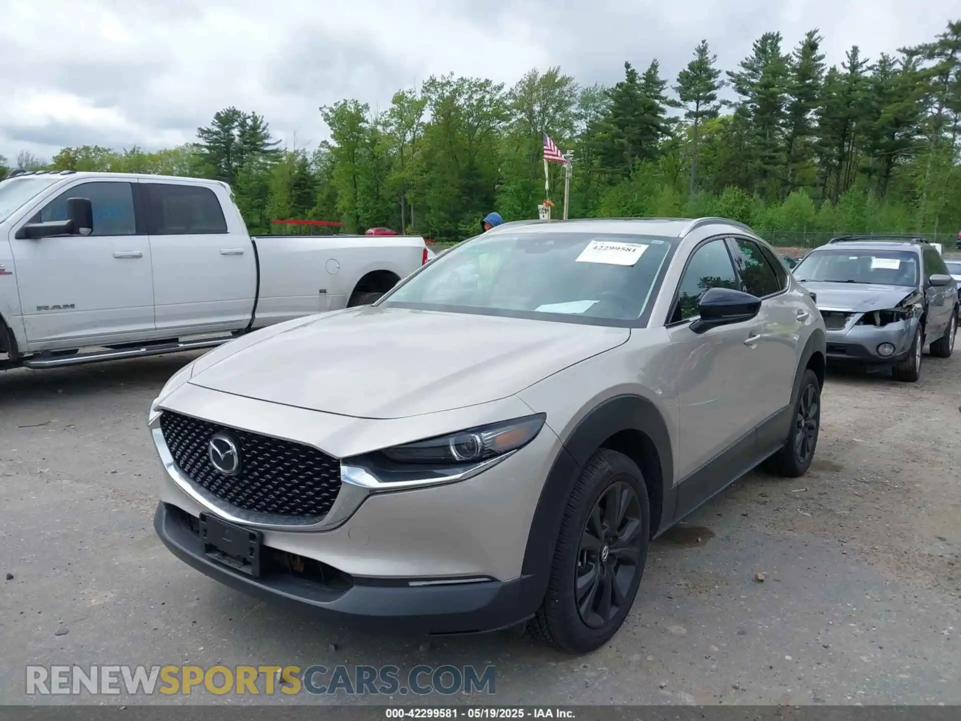 2 Photograph of a damaged car 3MVDMBDY7PM566311 MAZDA CX-30 2023