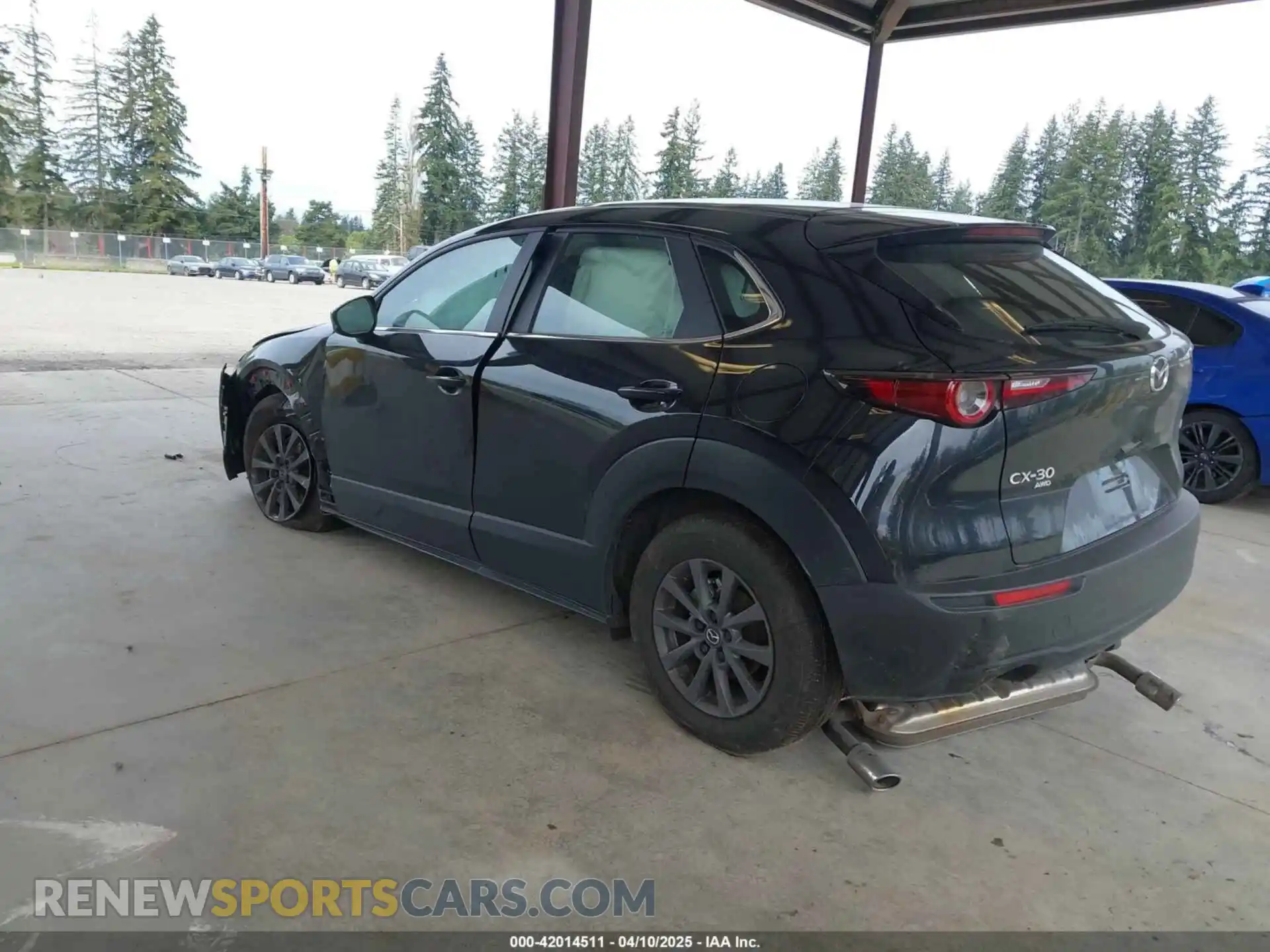 3 Photograph of a damaged car 3MVDMBAM5RM633007 MAZDA CX-30 2024
