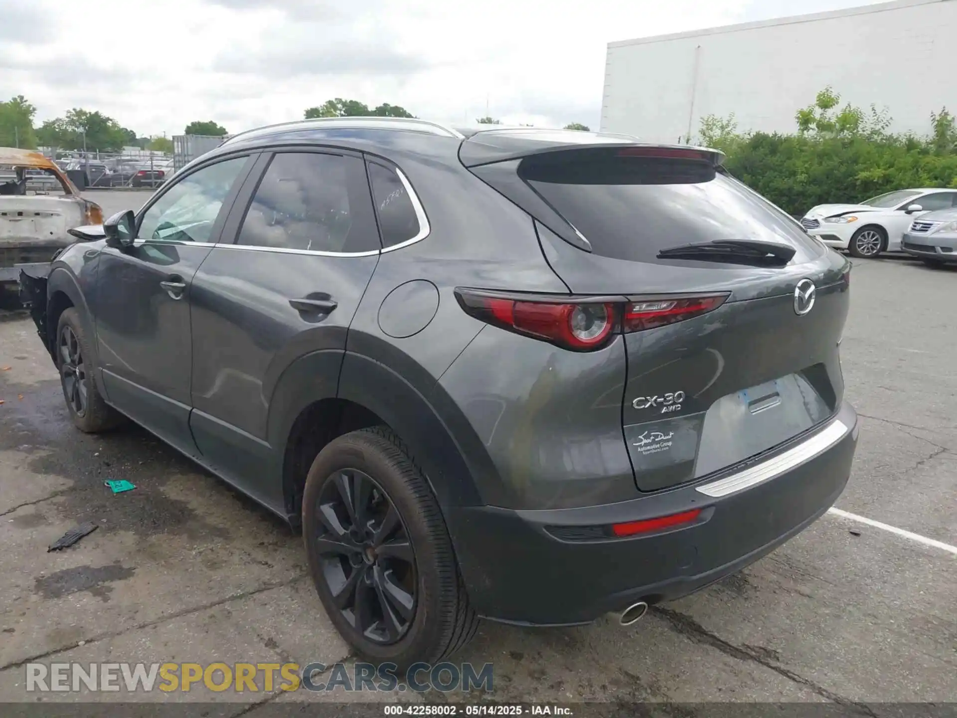 3 Photograph of a damaged car 3MVDMBBM5RM682867 MAZDA CX-30 2024