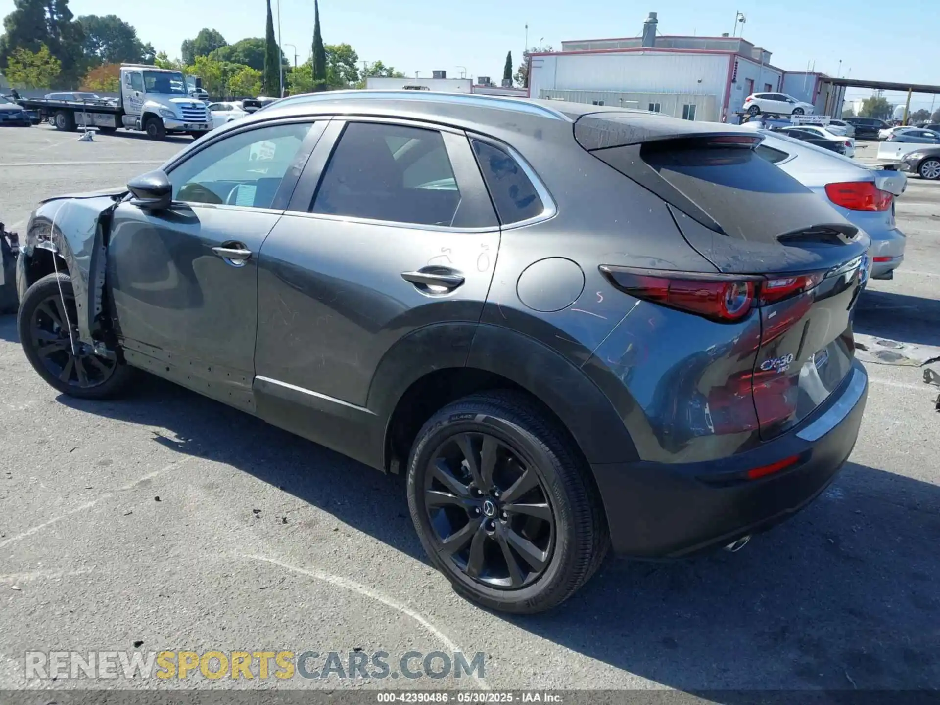 3 fotografías del automóvil dañado 3MVDMBBM8RM716638 MAZDA CX-30 2024