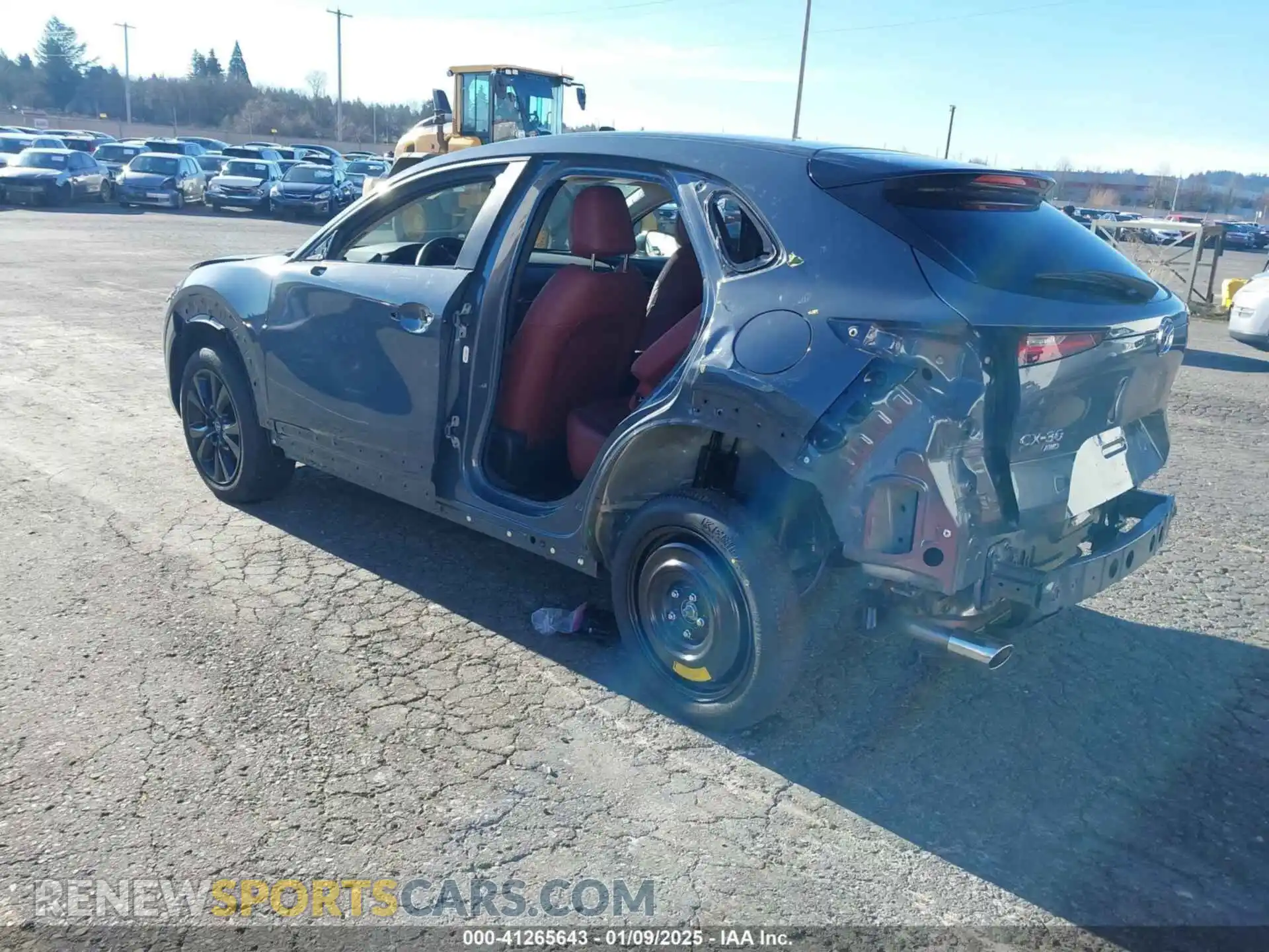 3 Photograph of a damaged car 3MVDMBCM2RM621362 MAZDA CX-30 2024