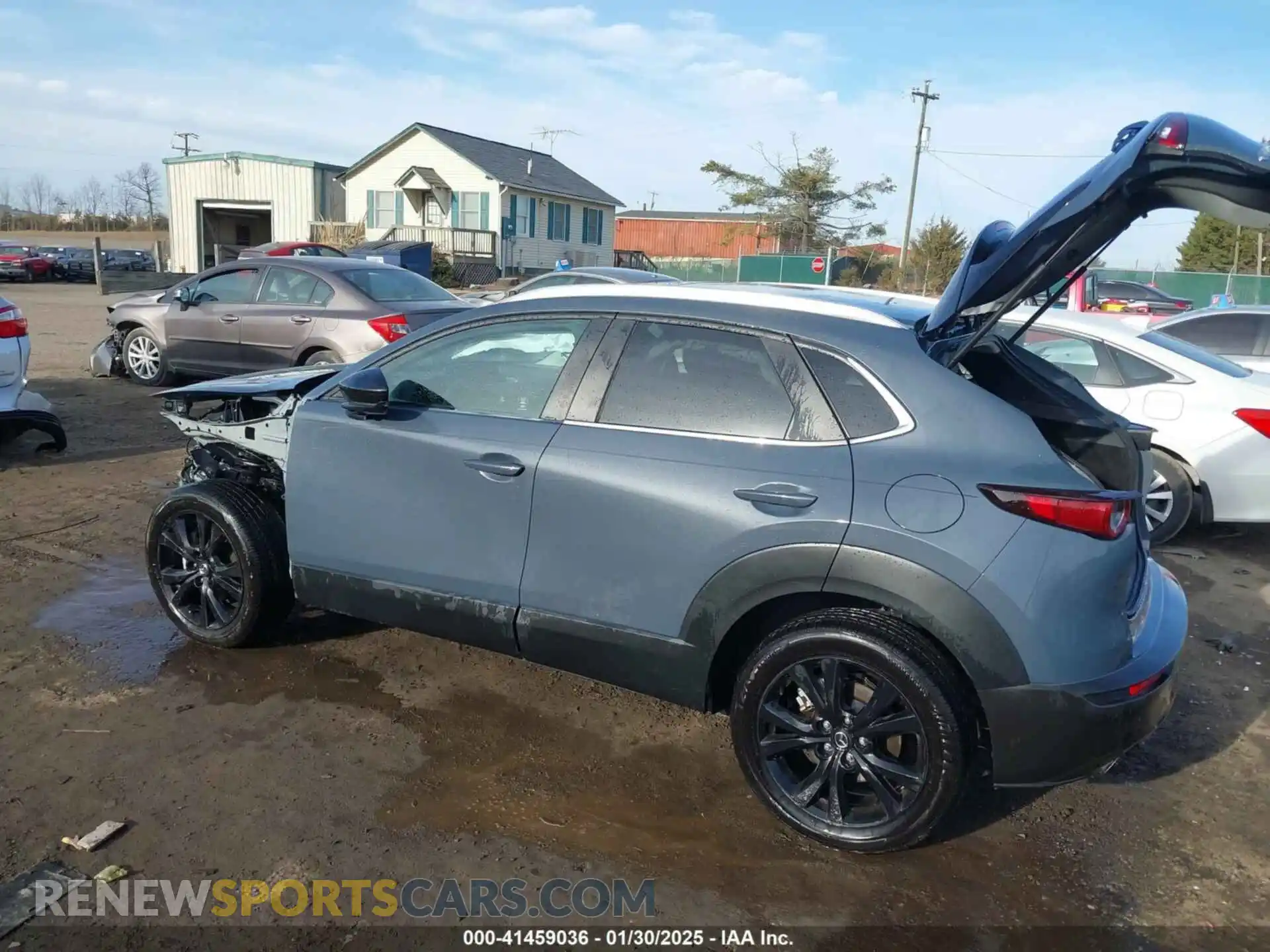 3 Photograph of a damaged car 3MVDMBCM2RM668603 MAZDA CX-30 2024