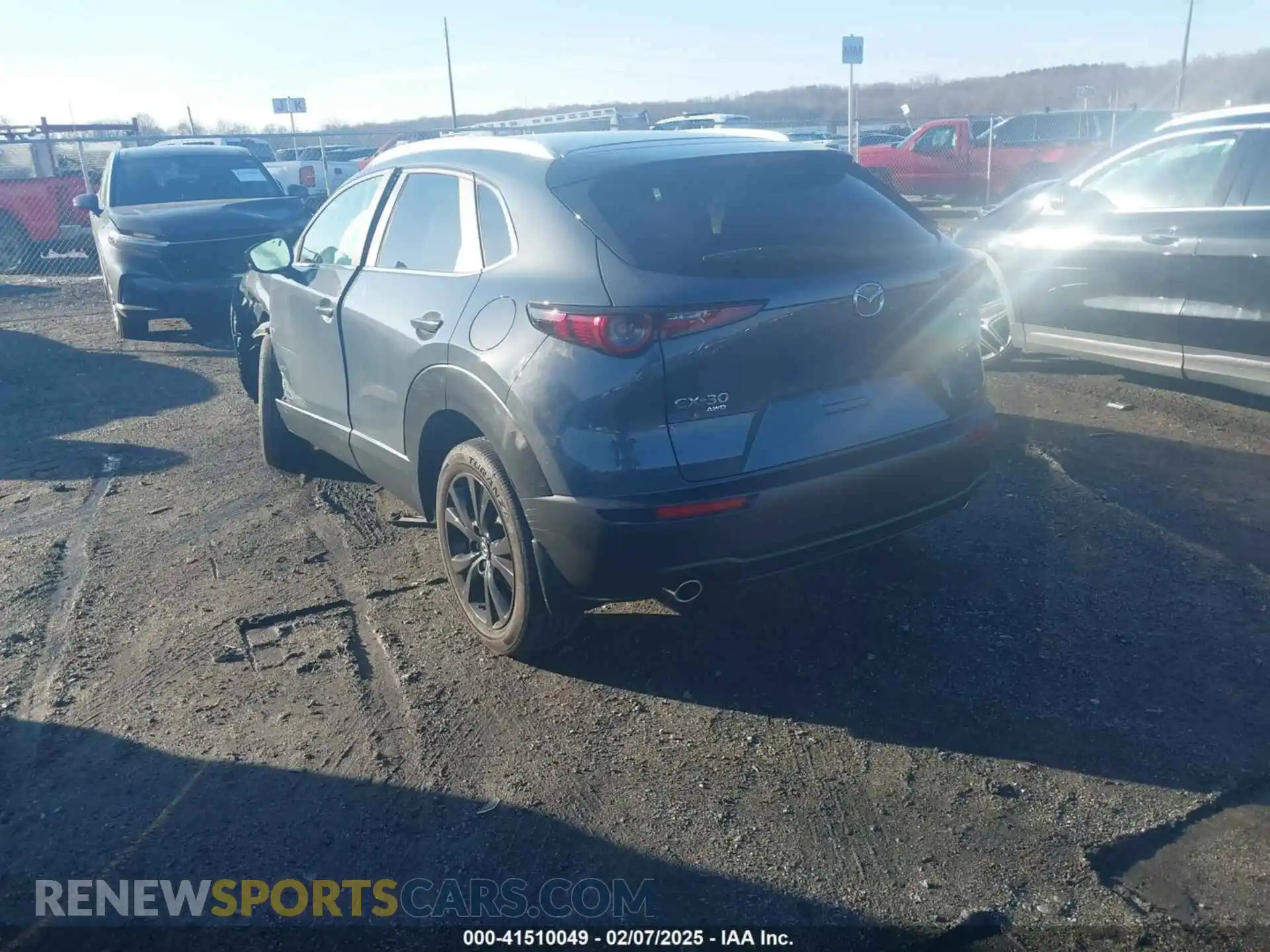 3 Photograph of a damaged car 3MVDMBCM3RM681330 MAZDA CX-30 2024