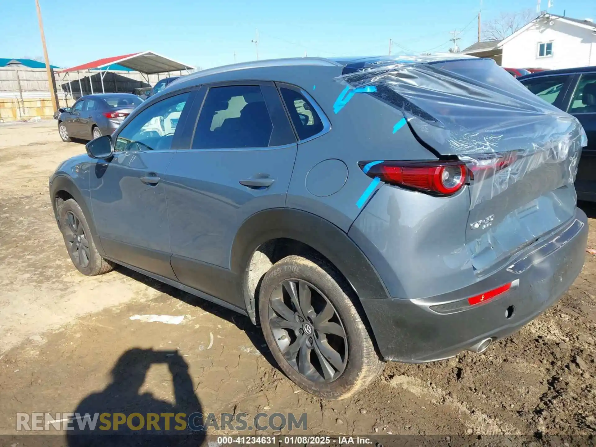 3 Photograph of a damaged car 3MVDMBCM7RM647083 MAZDA CX-30 2024