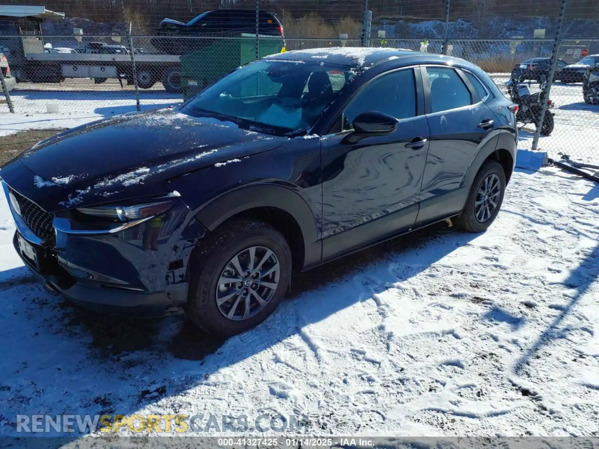 2 fotografías del automóvil dañado 3MVDMBAM6SM763738 MAZDA CX-30 2025