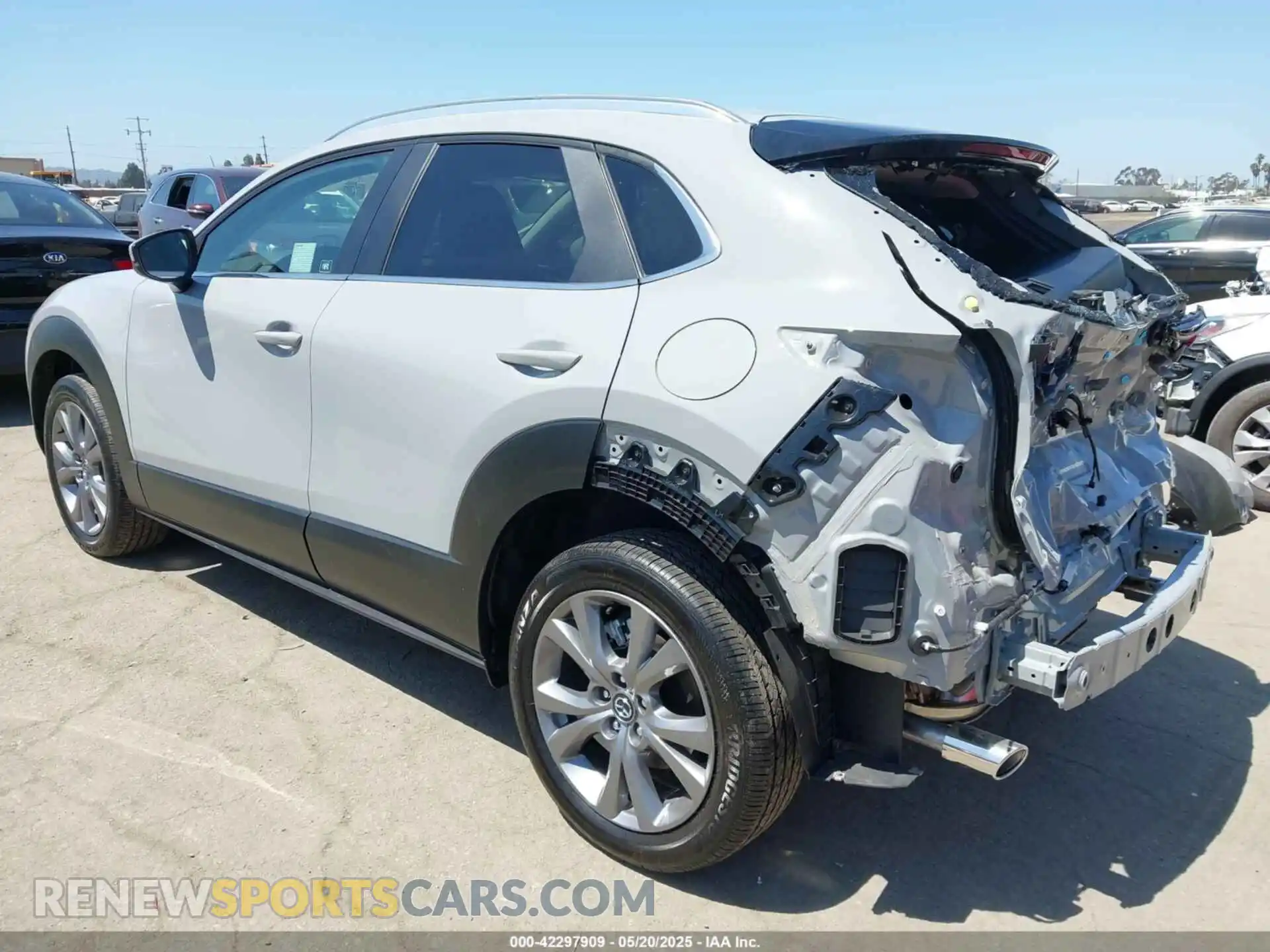 3 Photograph of a damaged car 3MVDMBCM8SM830272 MAZDA CX-30 2025