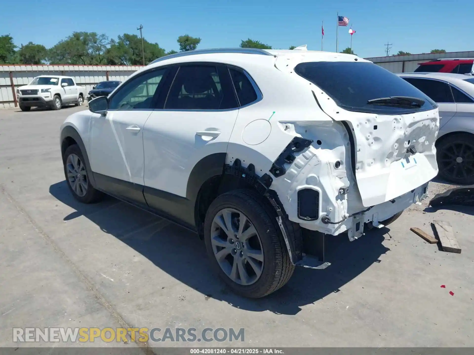 3 Photograph of a damaged car 3MVDMBDM9SM788547 MAZDA CX-30 2025