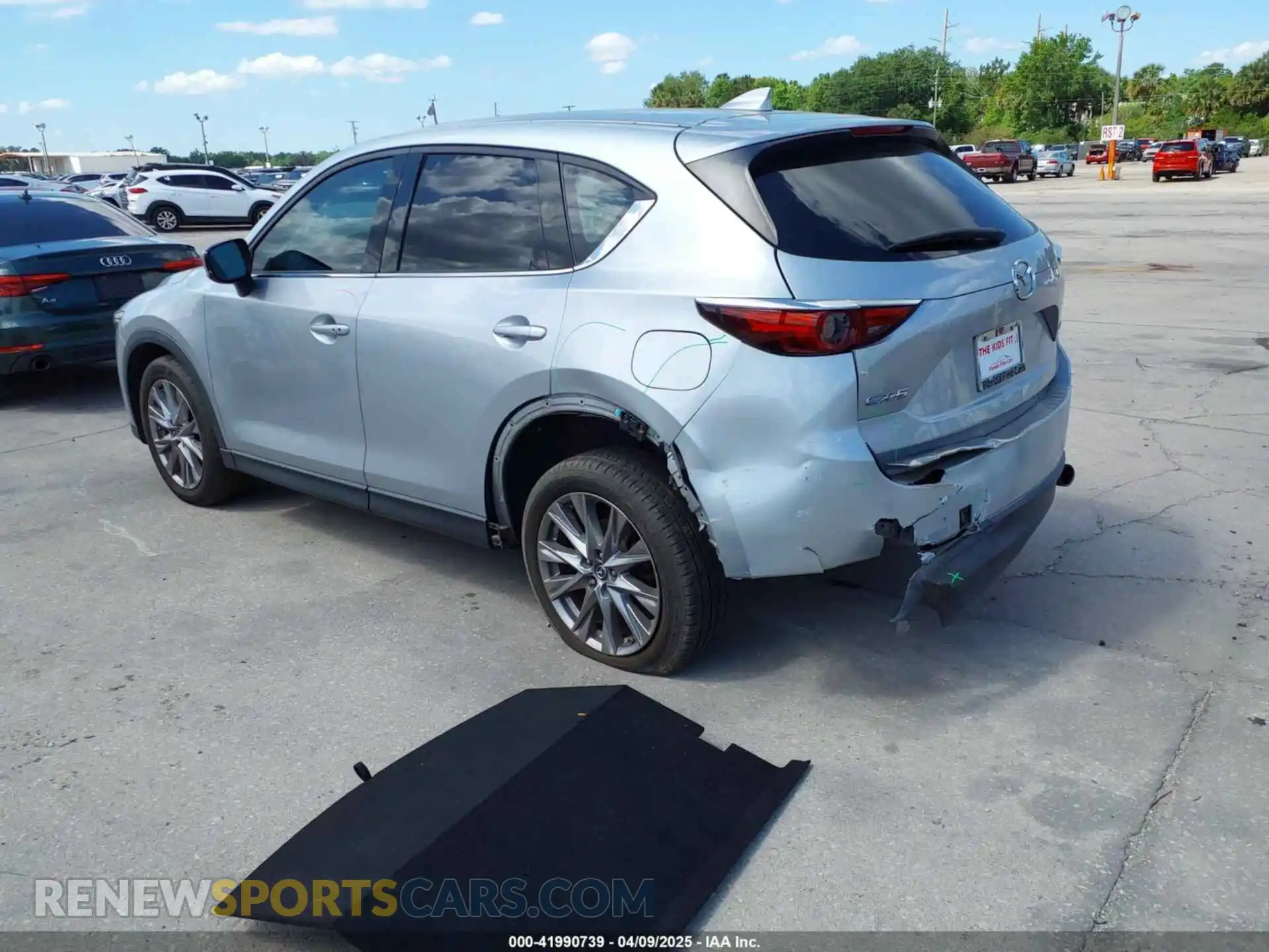 3 Photograph of a damaged car JM3KFADM8K1534930 MAZDA CX-5 2019