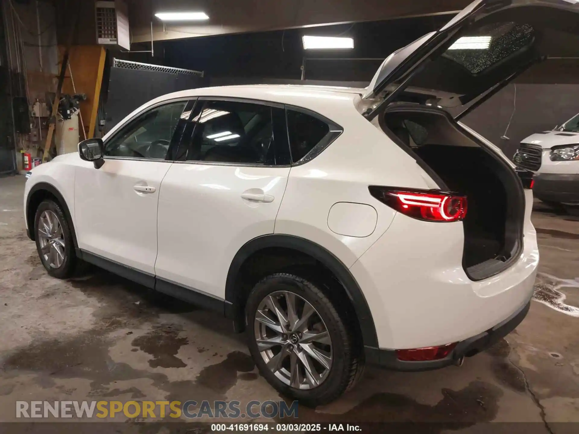 3 Фотография поврежденного автомобиля JM3KFBDM8K0503690 MAZDA CX-5 2019