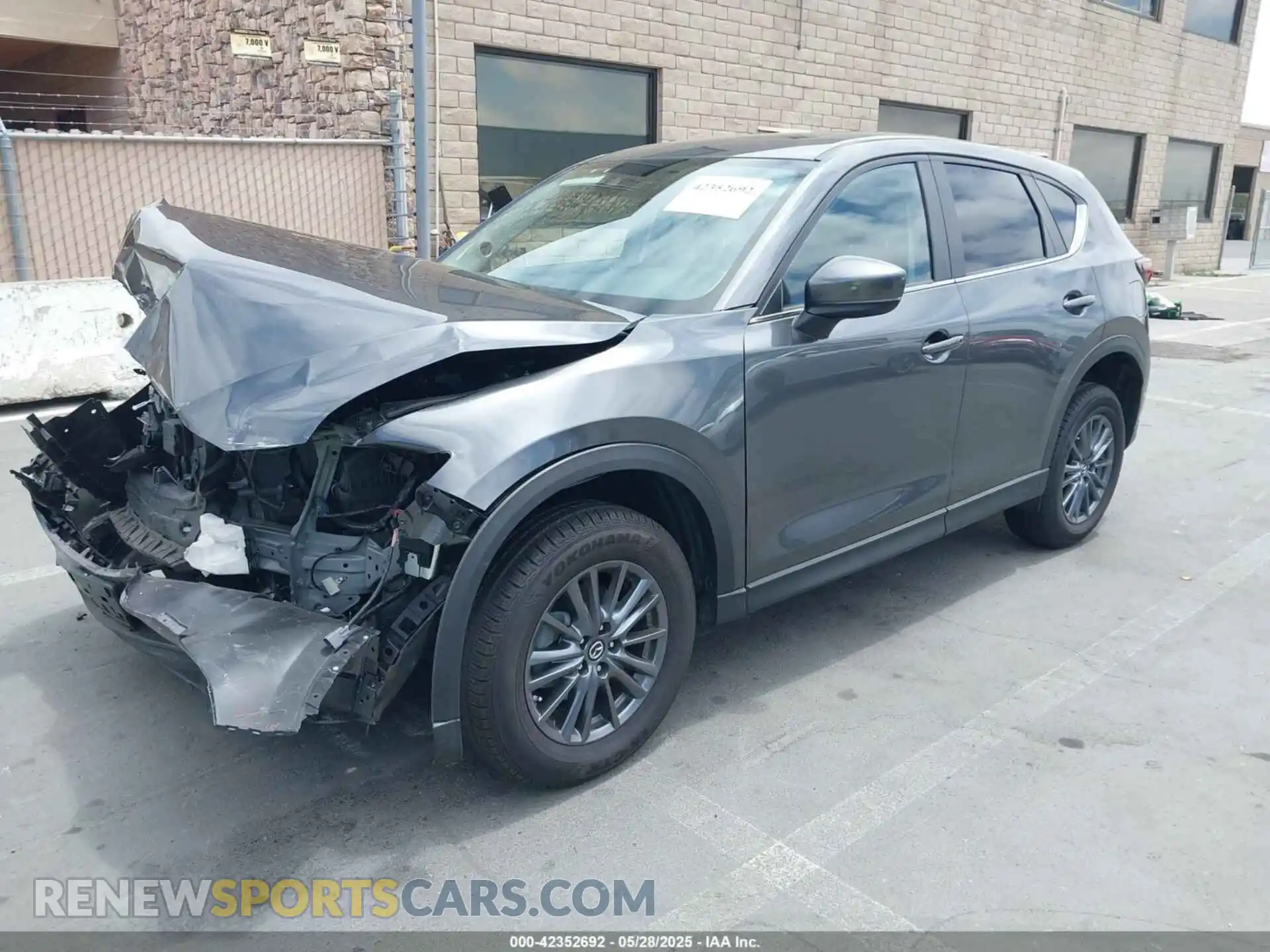 2 Photograph of a damaged car JM3KFACM2L0808292 MAZDA CX-5 2020