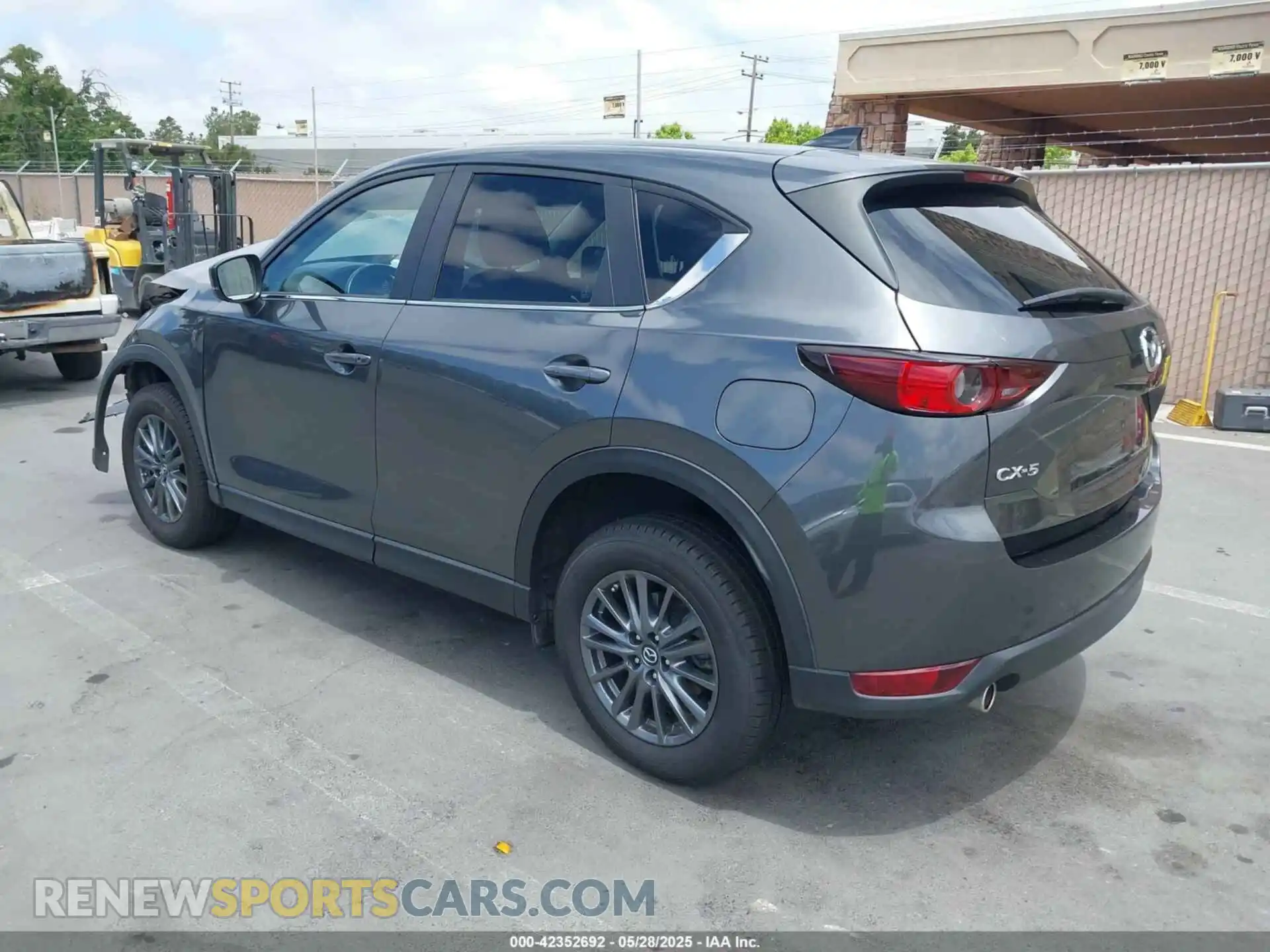 3 Photograph of a damaged car JM3KFACM2L0808292 MAZDA CX-5 2020
