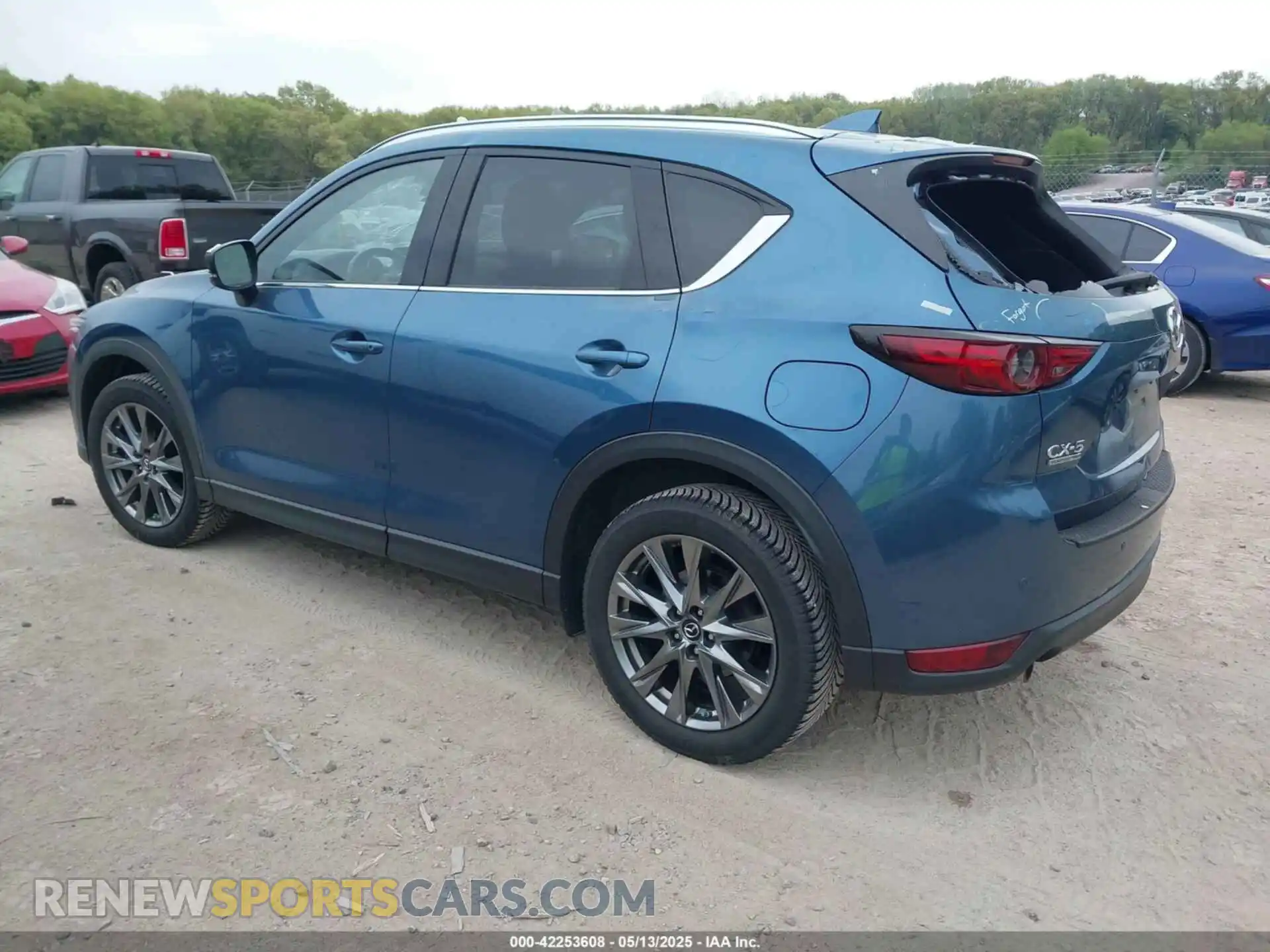 3 Photograph of a damaged car JM3KFBEY4L0746447 MAZDA CX-5 2020