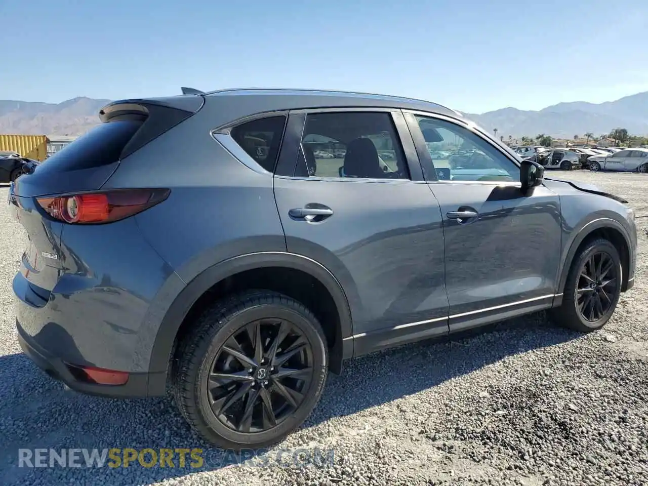 3 fotografías del automóvil dañado JM3KFACM1M0365876 MAZDA CX-5 2021
