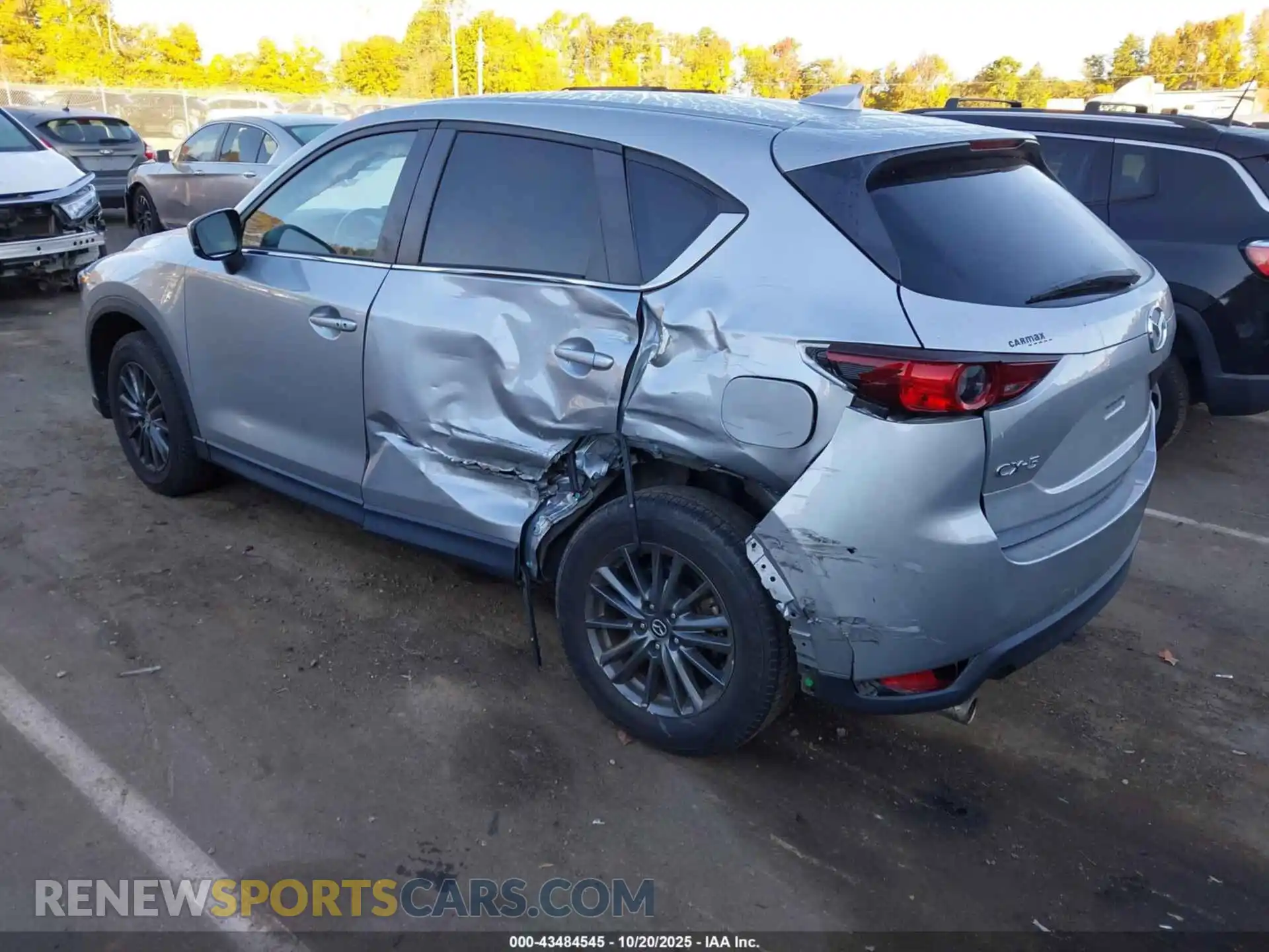 3 fotografías del automóvil dañado JM3KFACM2M0394657 MAZDA CX-5 2021