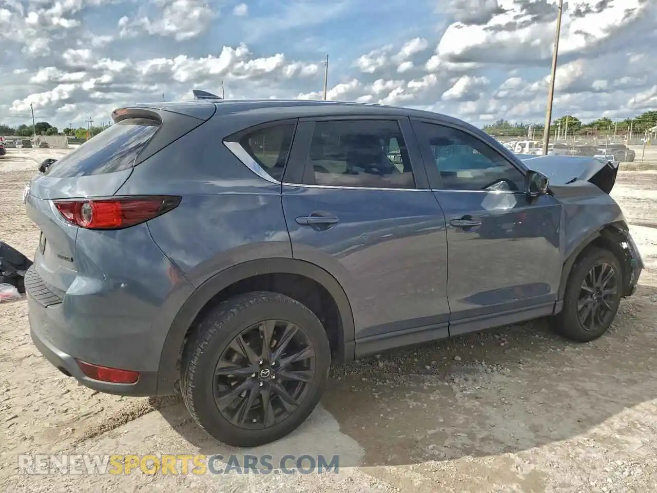 3 fotografías del automóvil dañado JM3KFACM2M0428273 MAZDA CX-5 2021