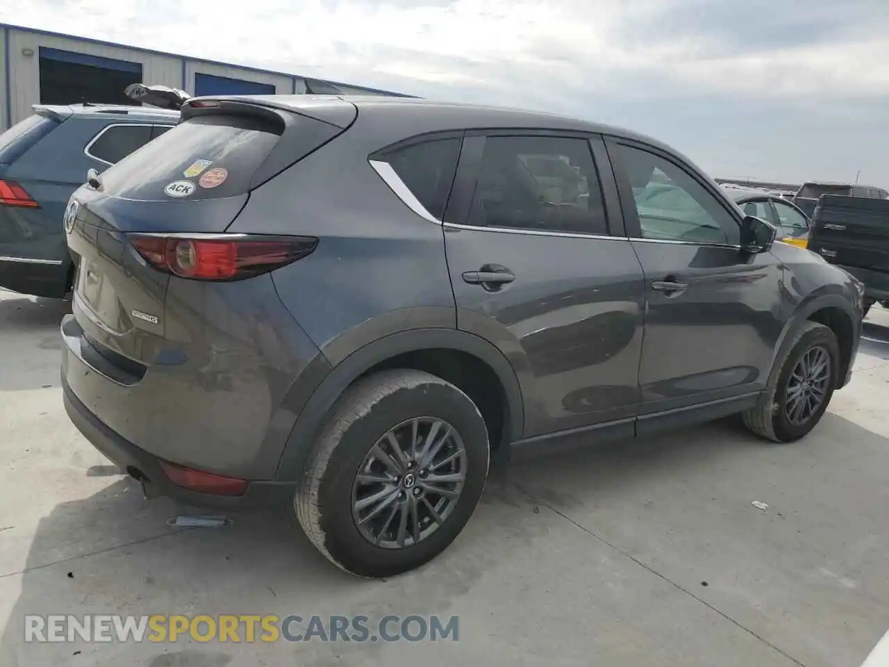 3 fotografías del automóvil dañado JM3KFACM5M1326685 MAZDA CX-5 2021