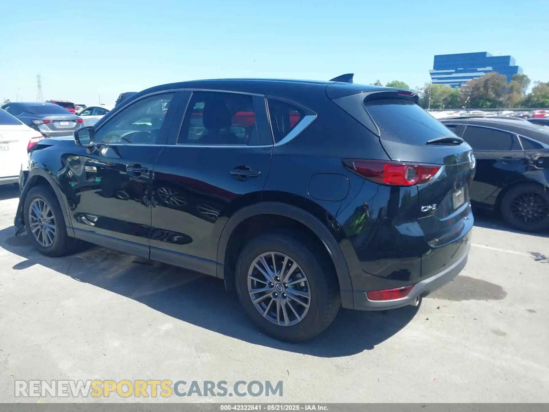 3 fotografías del automóvil dañado JM3KFACM6M0350192 MAZDA CX-5 2021