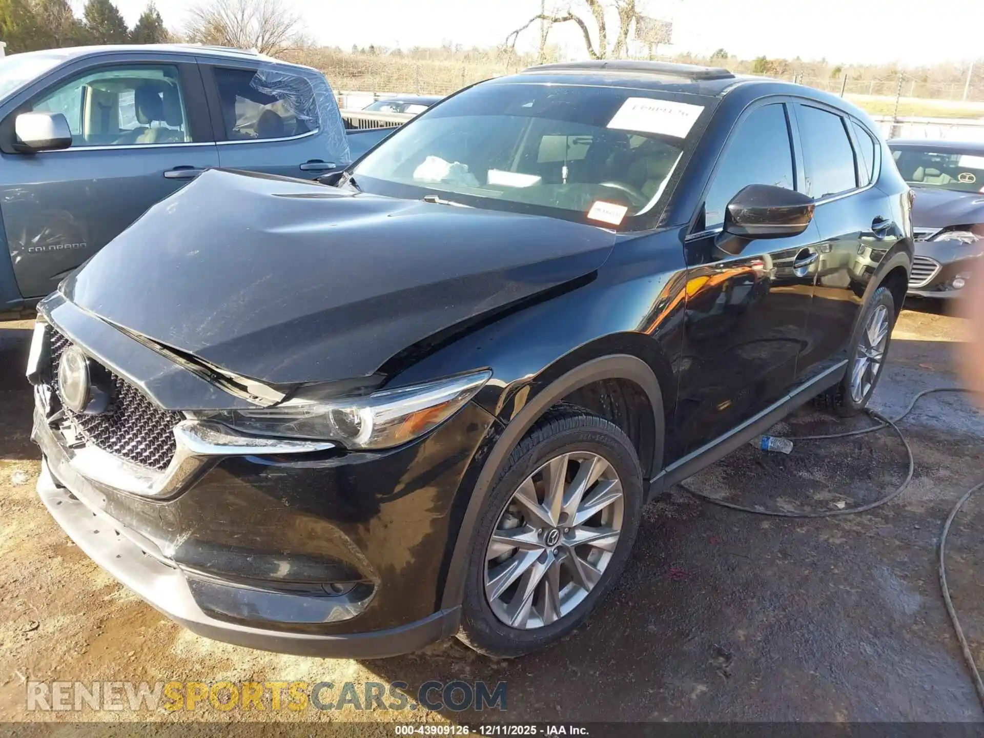 2 fotografías del automóvil dañado JM3KFADM0M1388560 MAZDA CX-5 2021