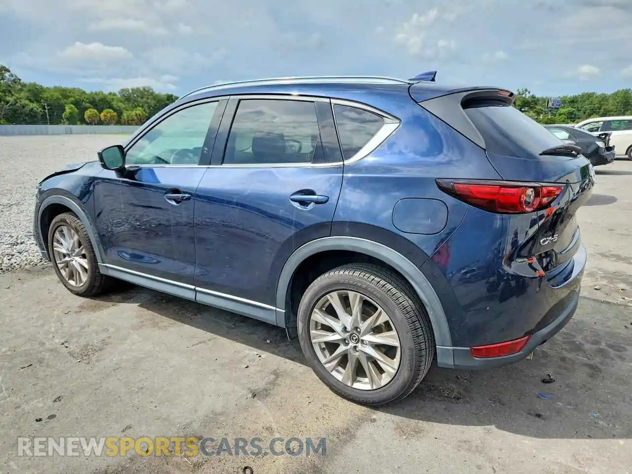 2 fotografías del automóvil dañado JM3KFADM6M1376025 MAZDA CX-5 2021