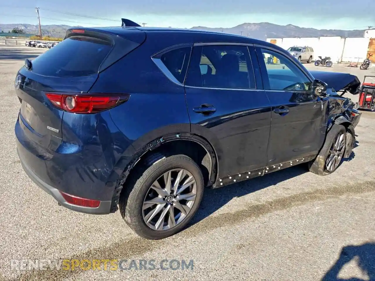 3 fotografías del automóvil dañado JM3KFADMXM1324932 MAZDA CX-5 2021