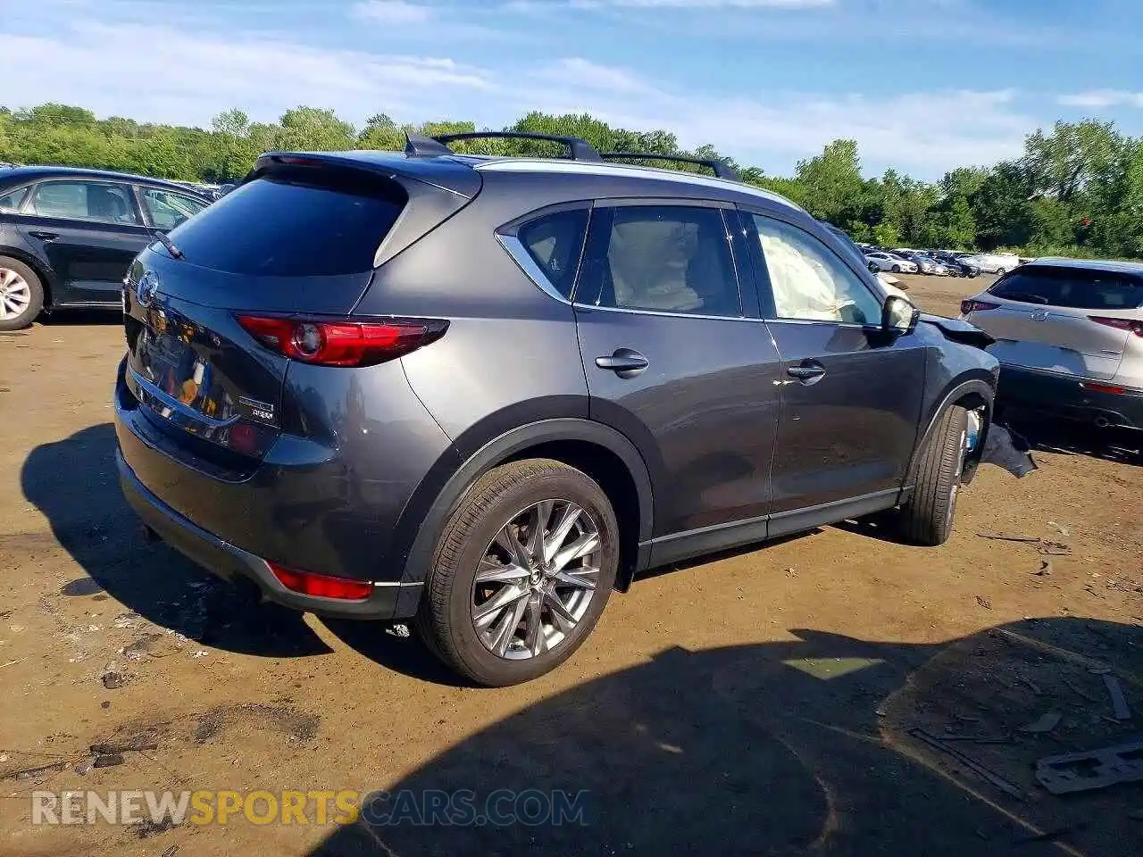 3 fotografías del automóvil dañado JM3KFBAY0M0393678 MAZDA CX-5 2021