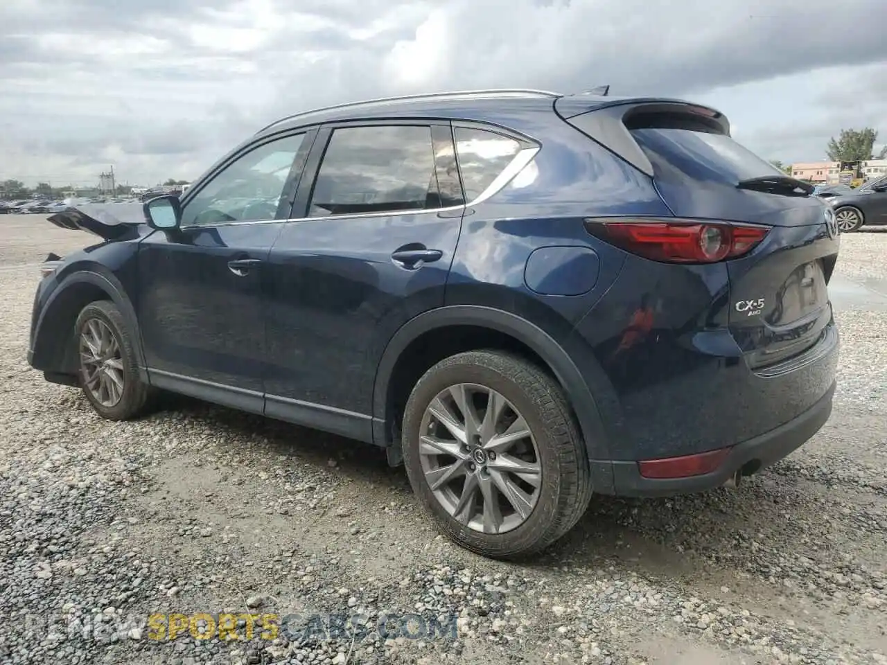 2 fotografías del automóvil dañado JM3KFBAY0M0414464 MAZDA CX-5 2021